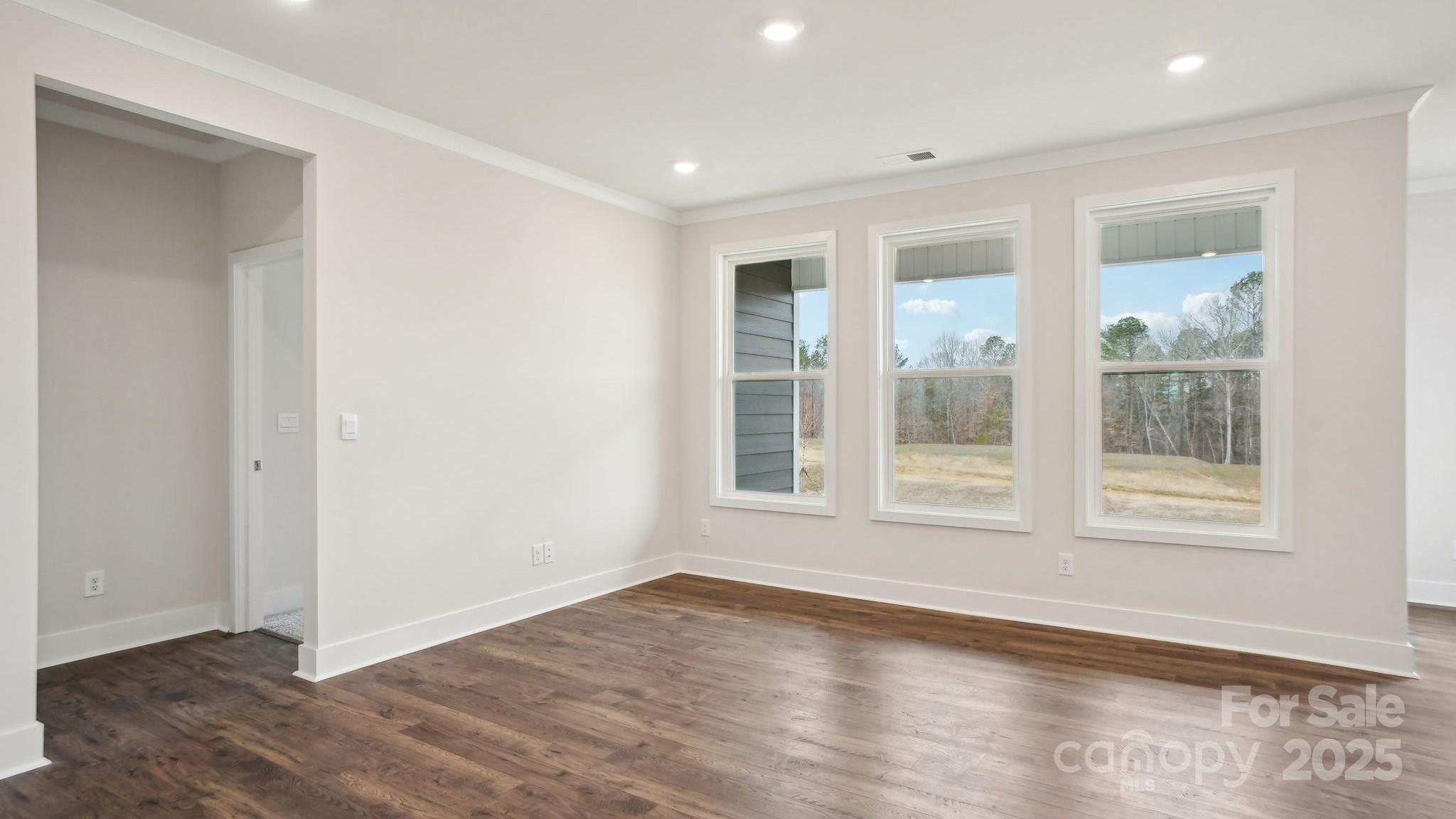 2031 Skyhawk Drive Property Photo 10