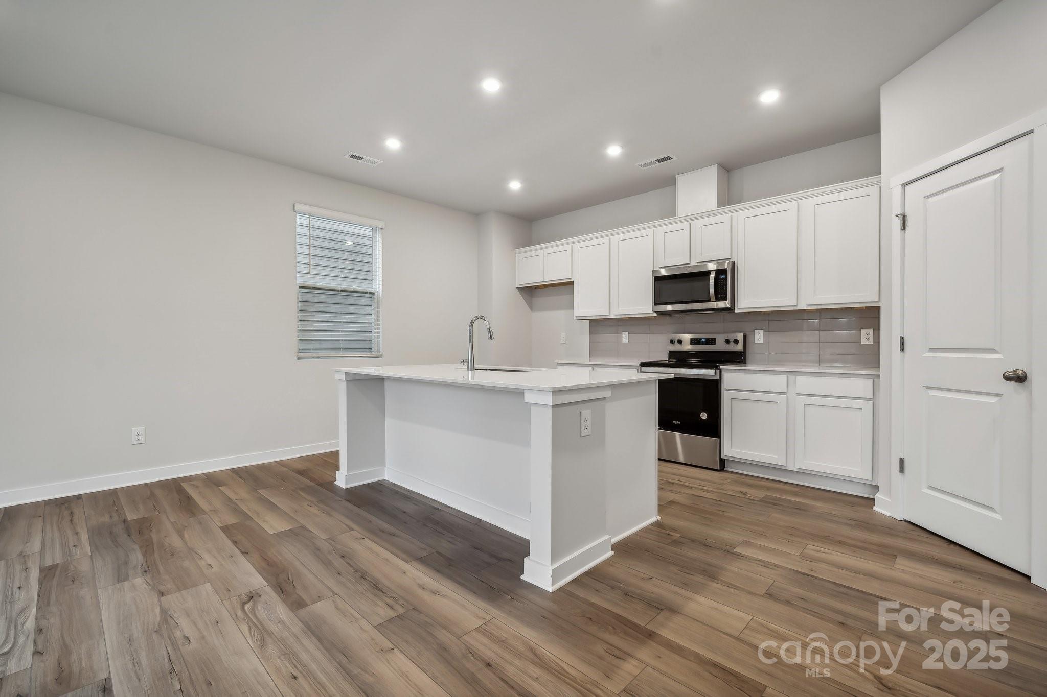 331 Bezelle Avenue Property Photo 2