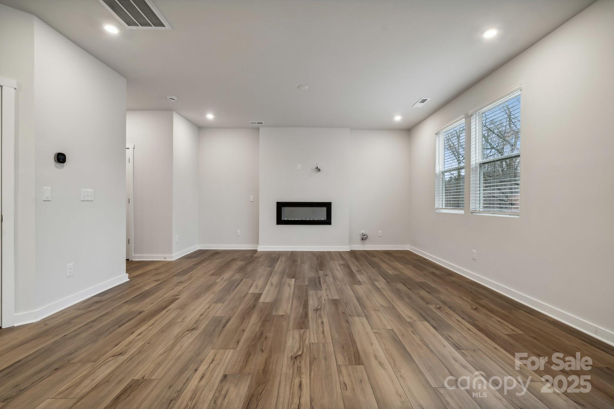 331 Bezelle Avenue Property Photo 3