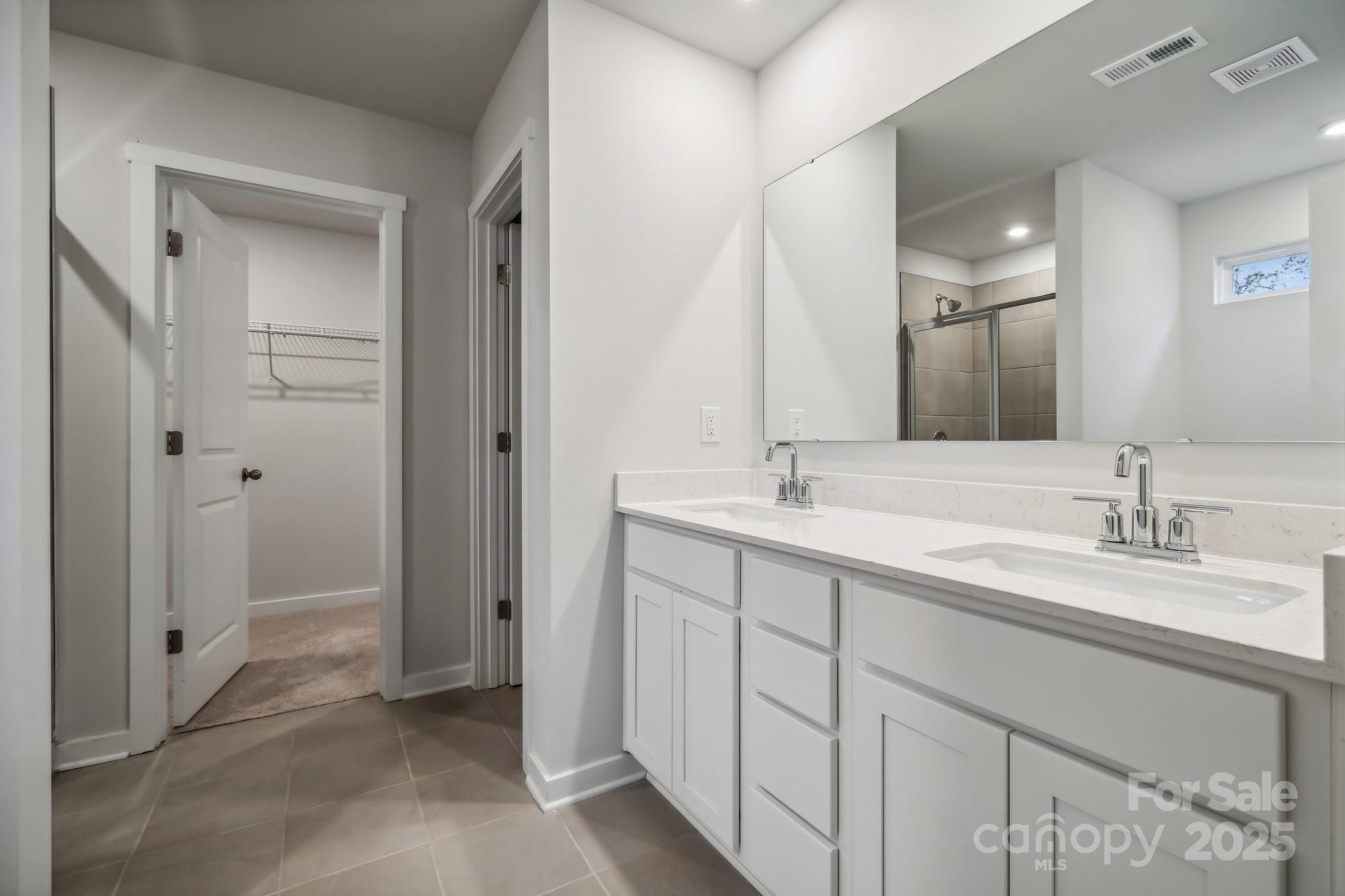 331 Bezelle Avenue Property Photo 4