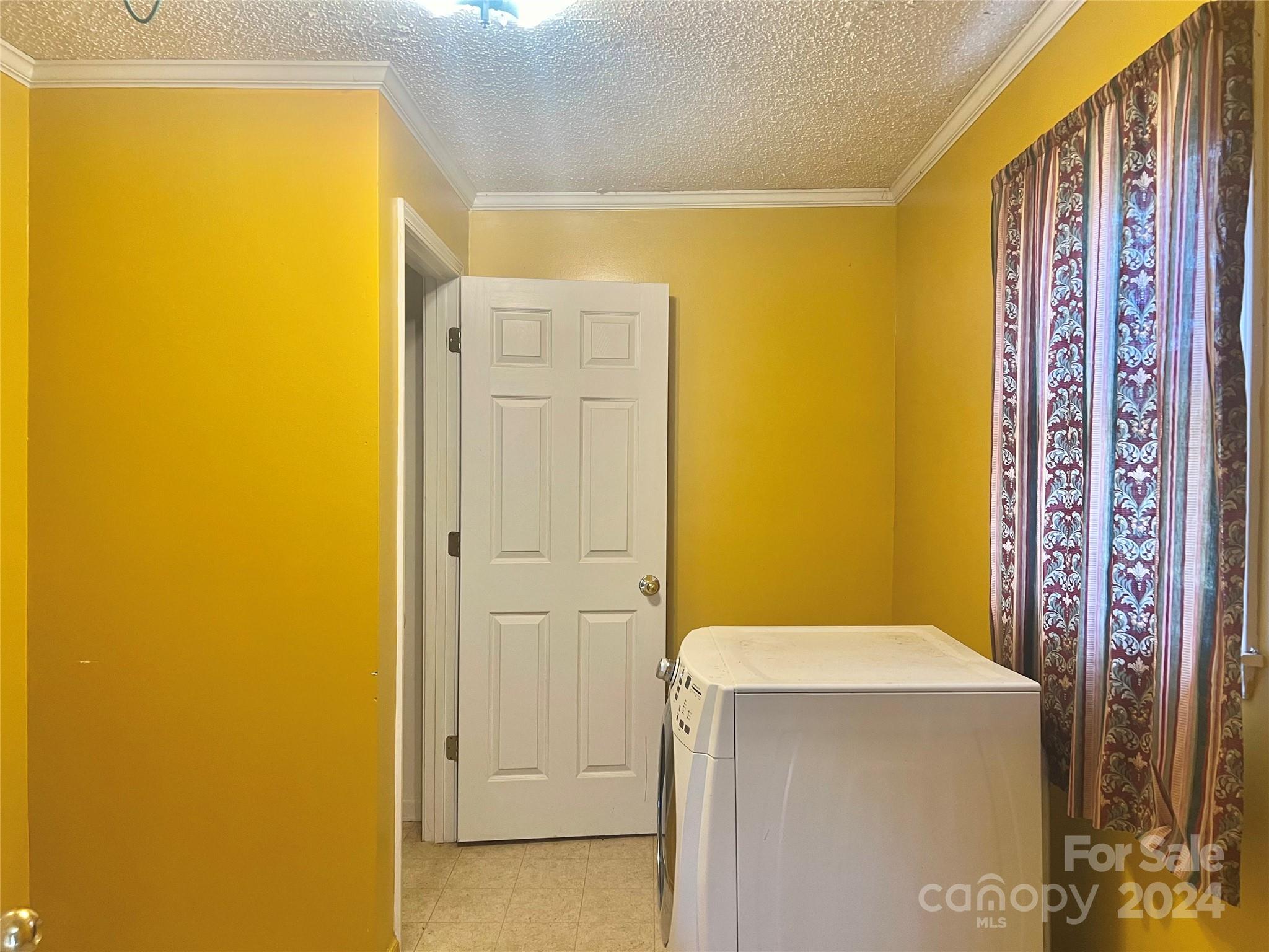 707 7th Street Property Photo 3