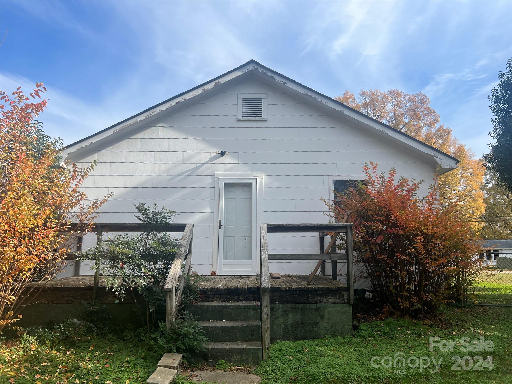 707 7th Street Property Photo 9