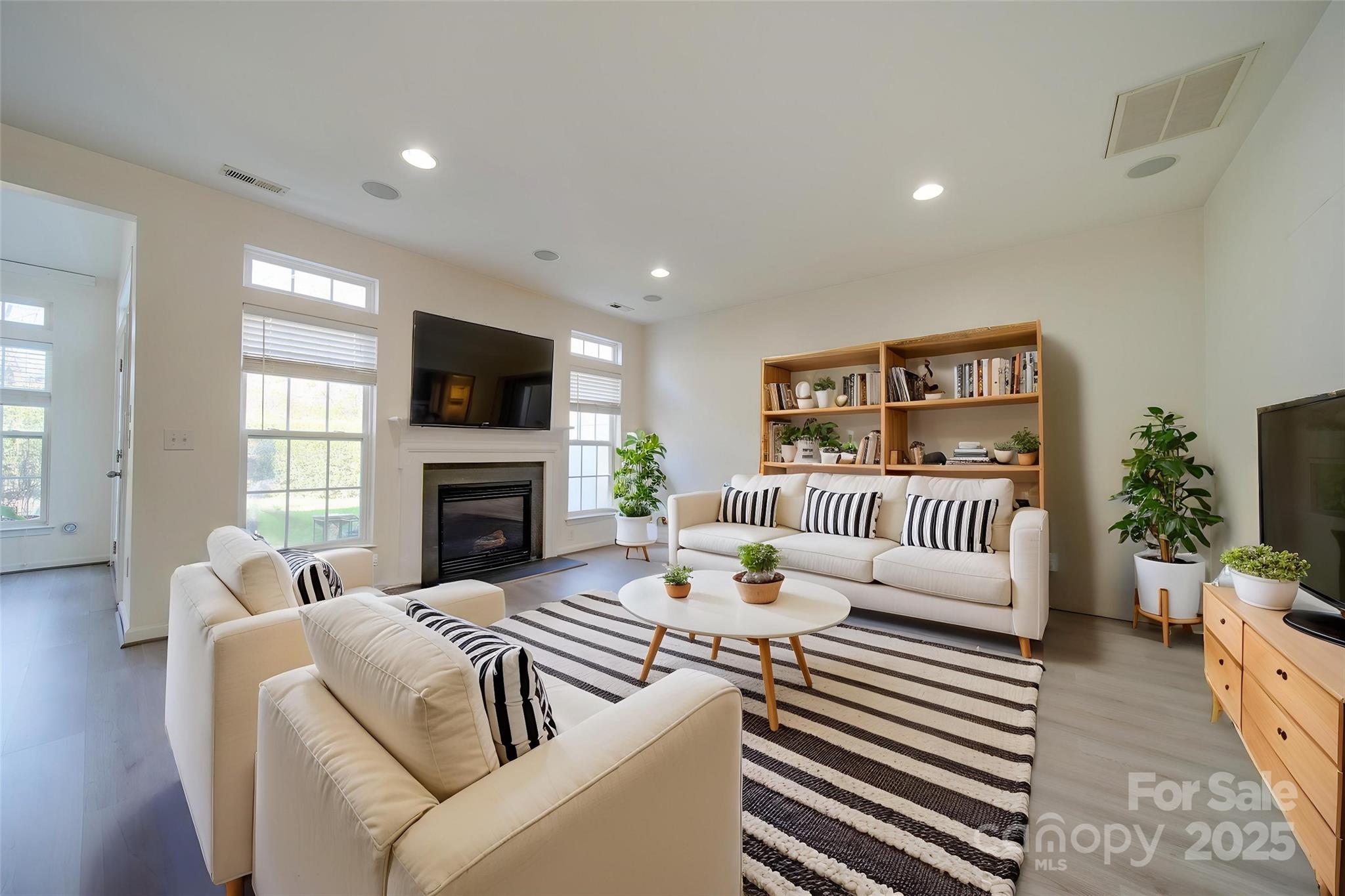 11628 Eastwind Drive Property Photo 1