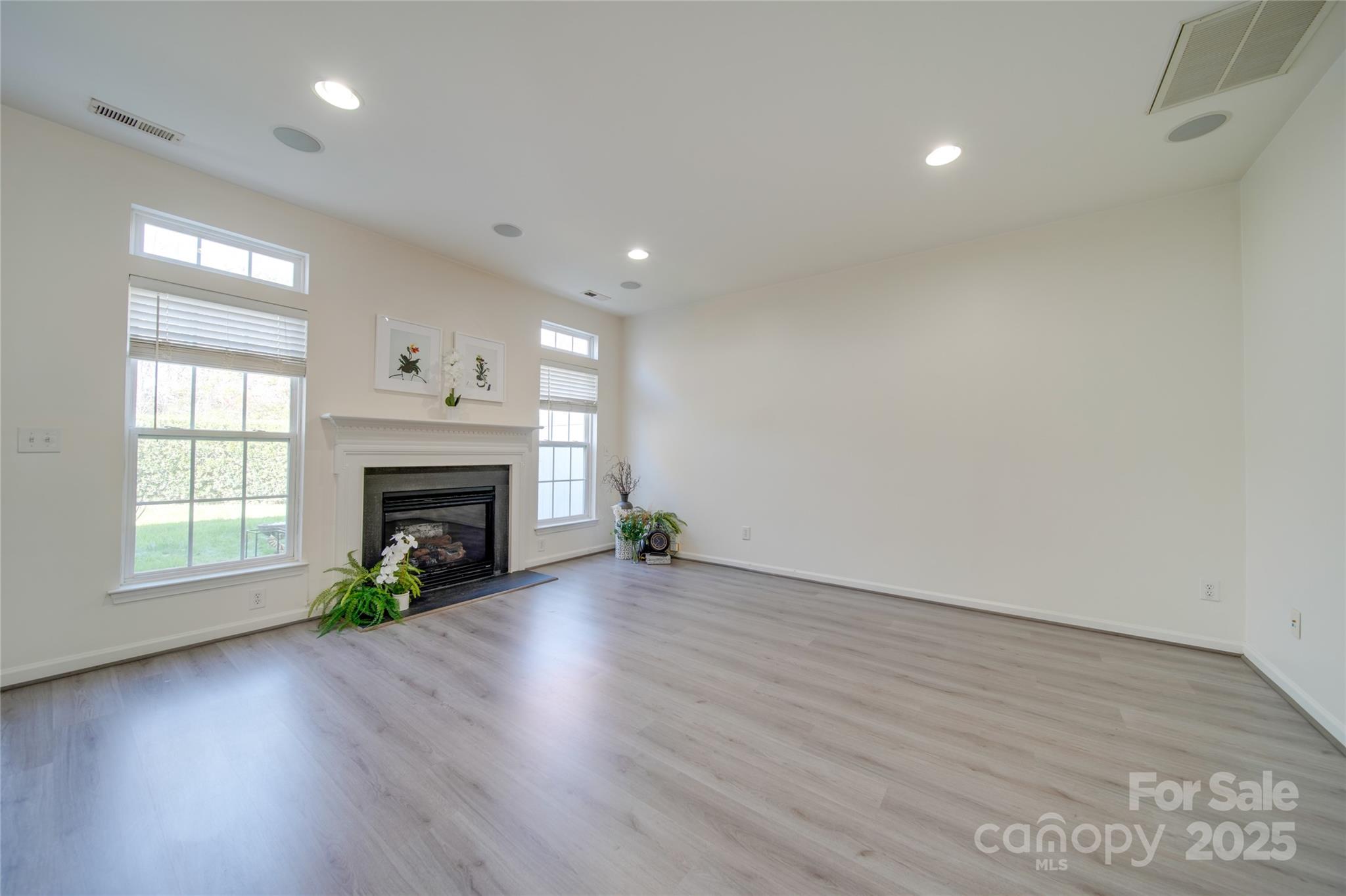 11628 Eastwind Drive Property Photo 2