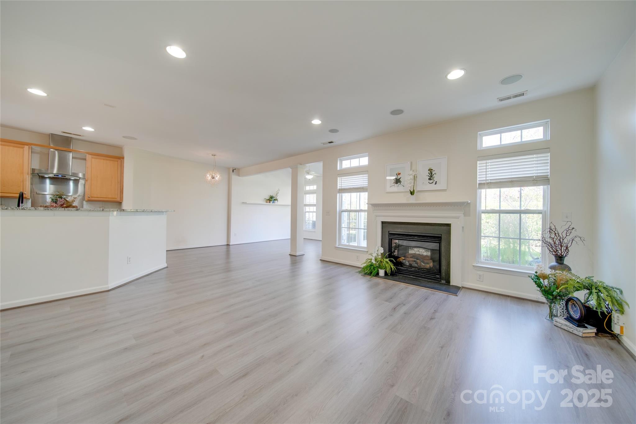11628 Eastwind Drive Property Photo 4