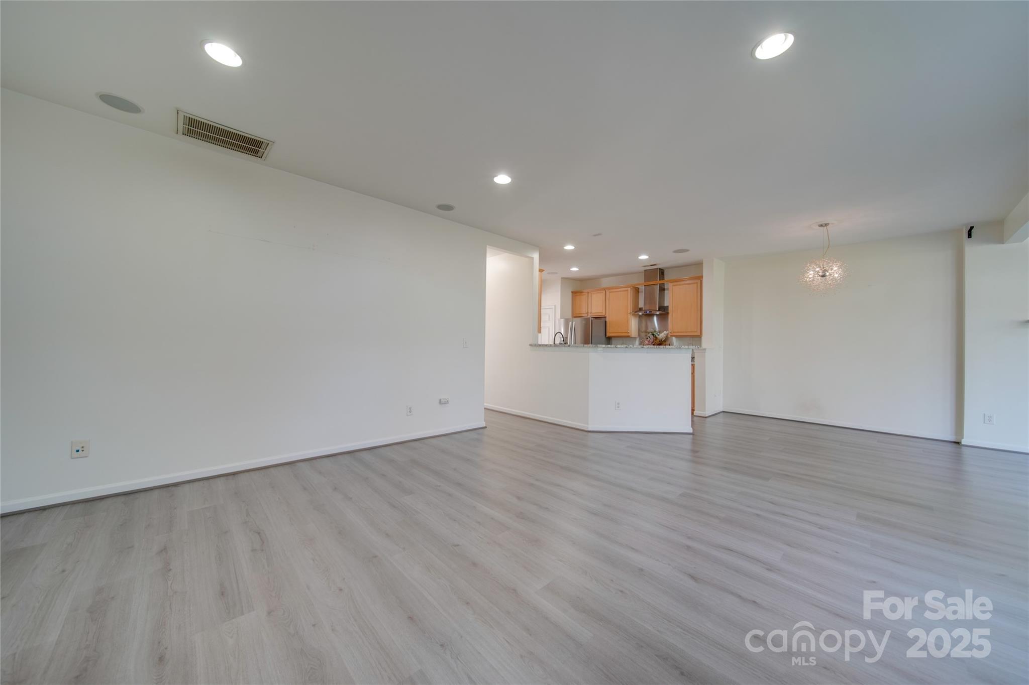 11628 Eastwind Drive Property Photo 6