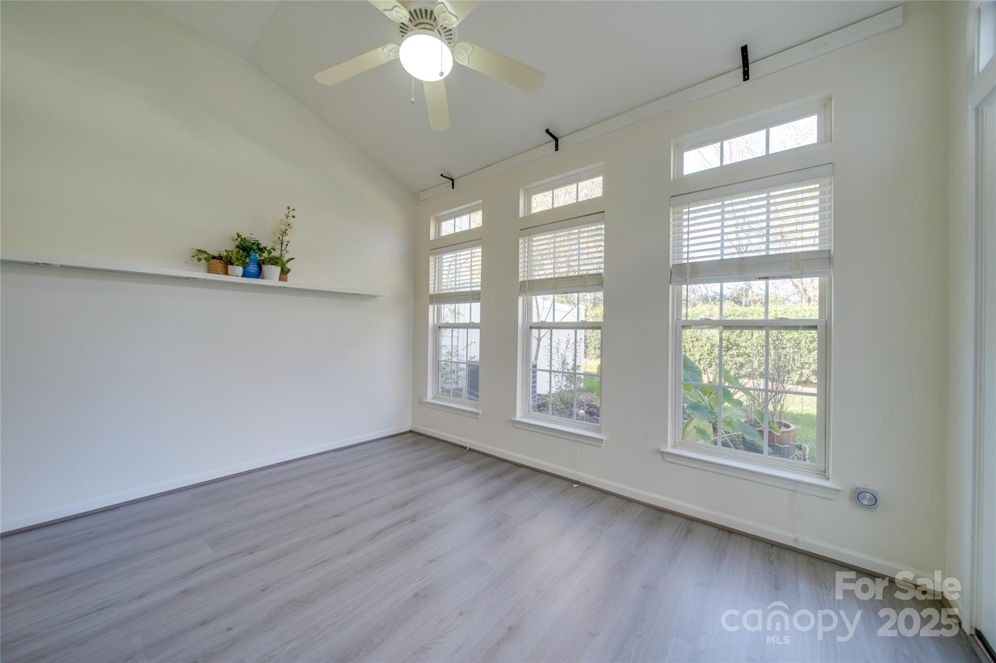 11628 Eastwind Drive Property Photo 10