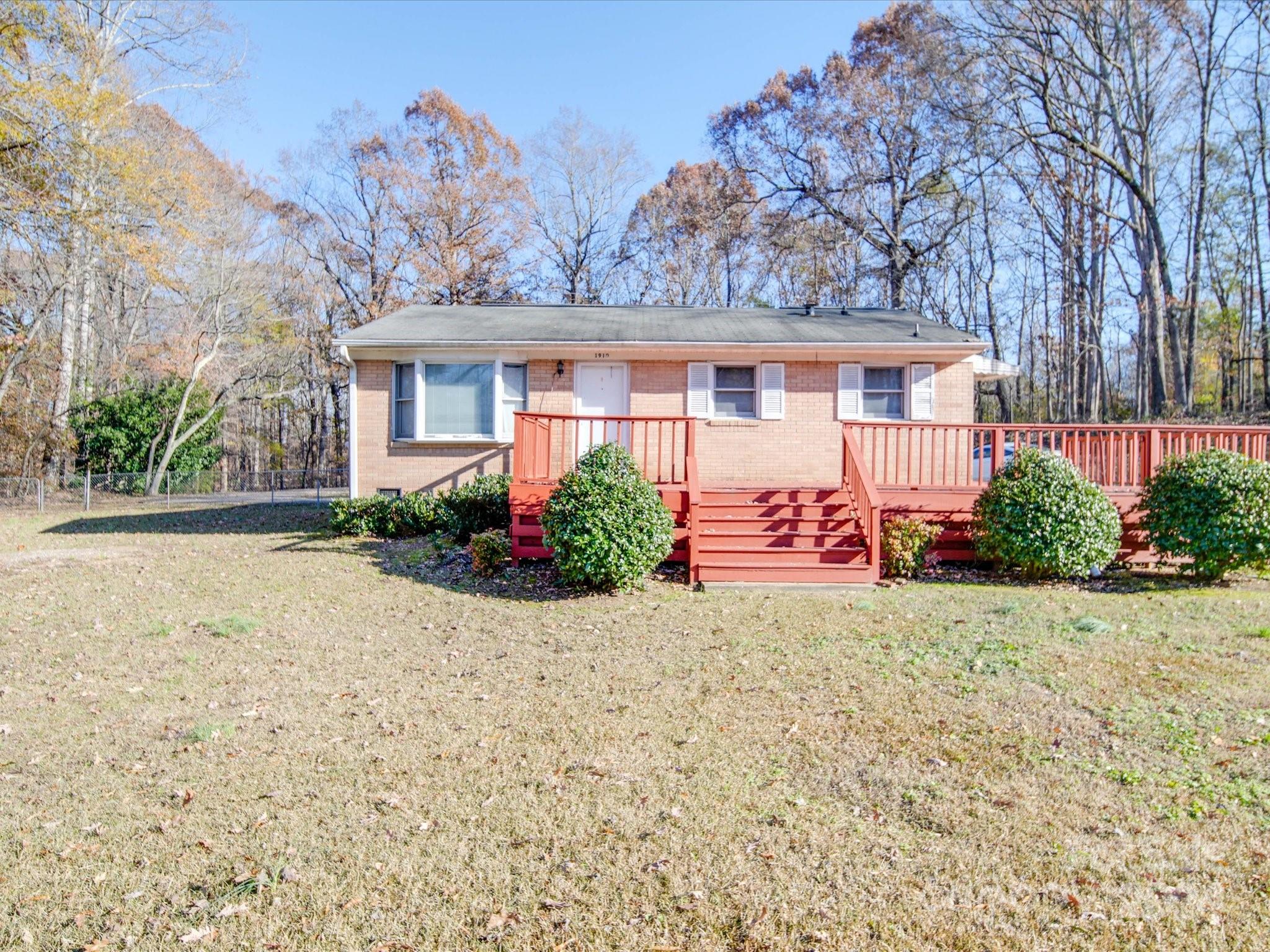 1910 Union Road Property Photo