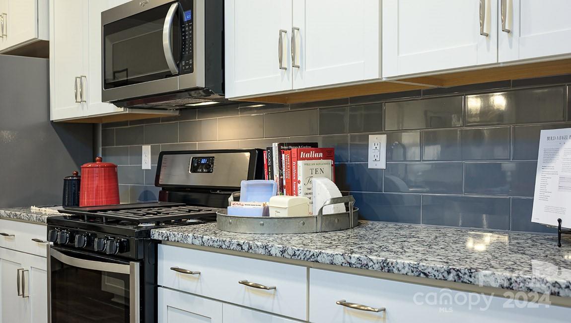 4196 Steel Way Property Photo 6
