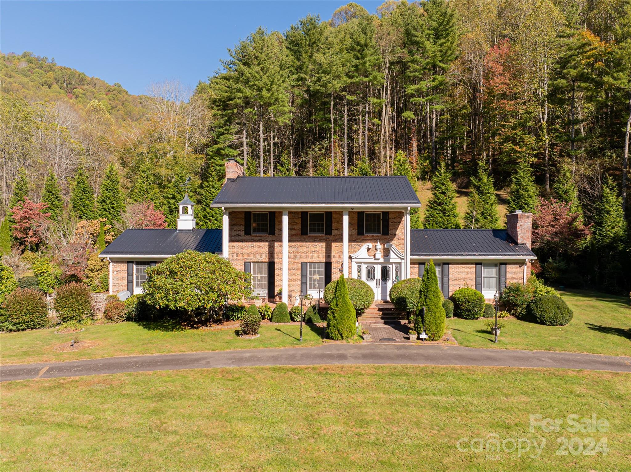 370 Smith Creek Road Property Photo 2