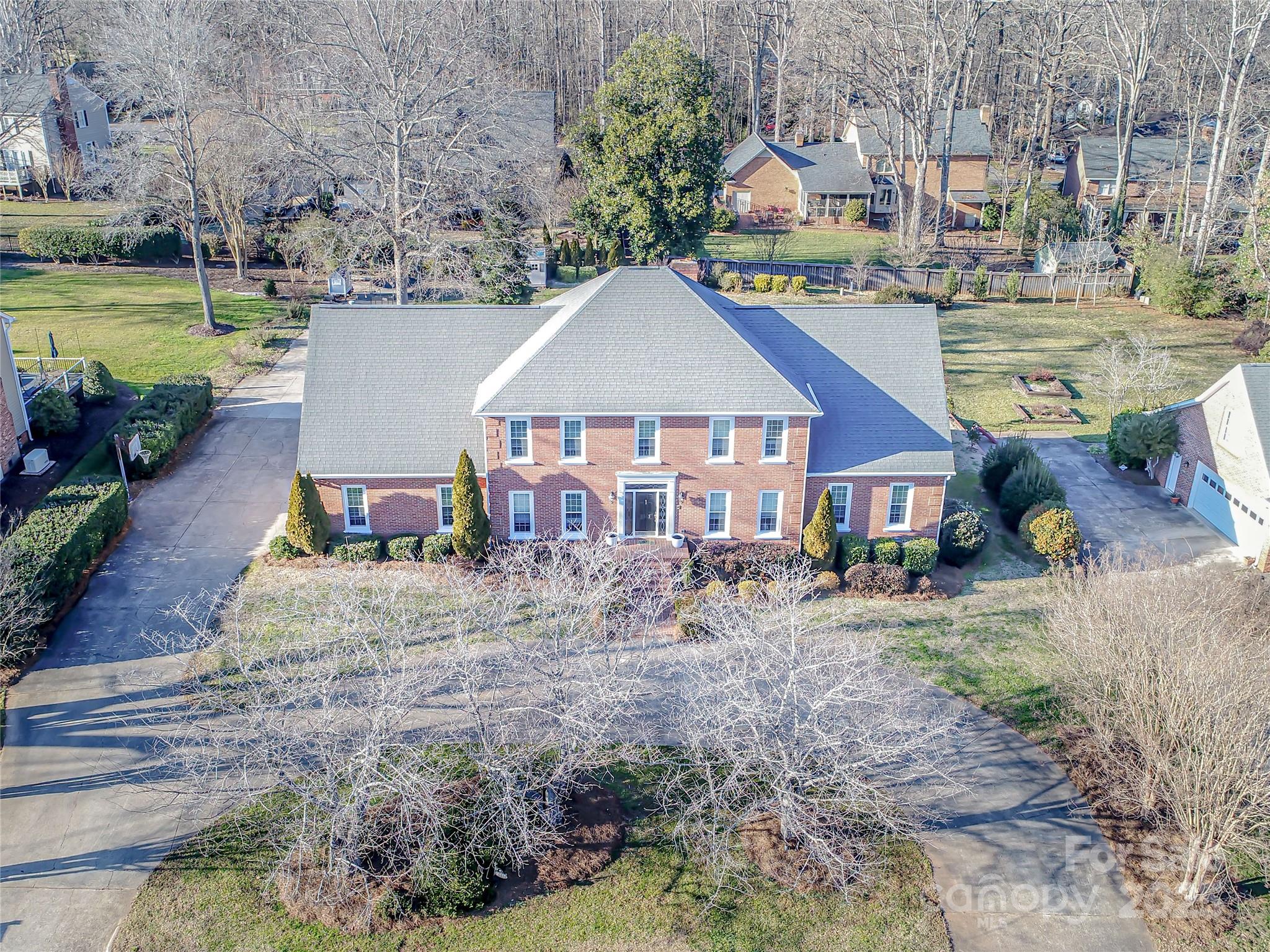 3513 Country Club Drive Property Photo
