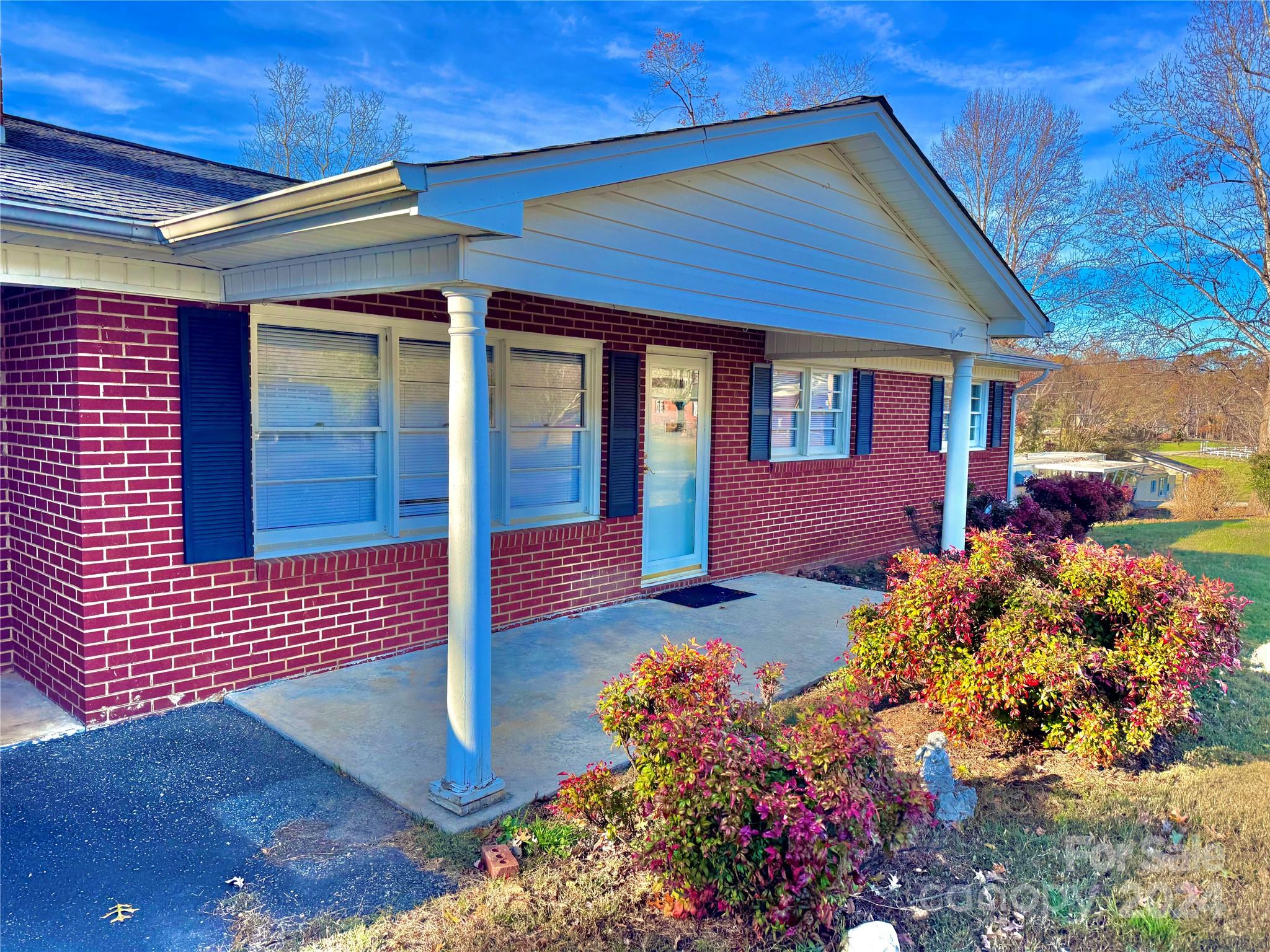 5746 Hardy Duckworth Road Property Photo 2