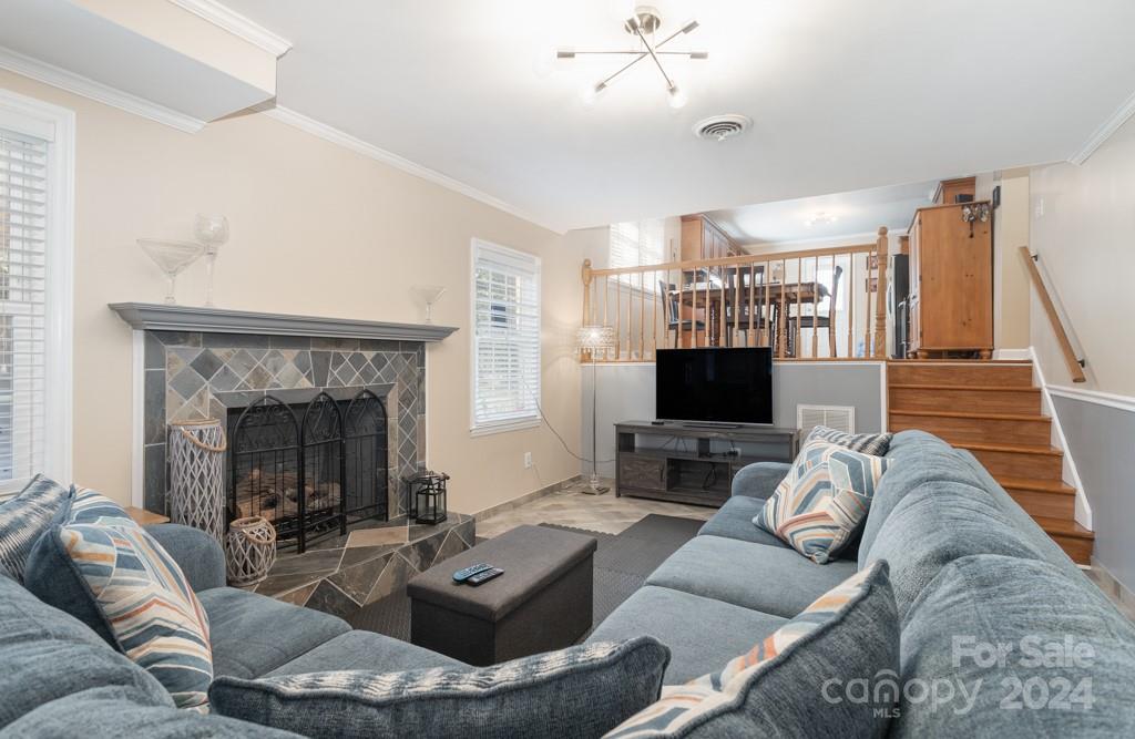 1315 Shady Bluff Drive Property Photo 7