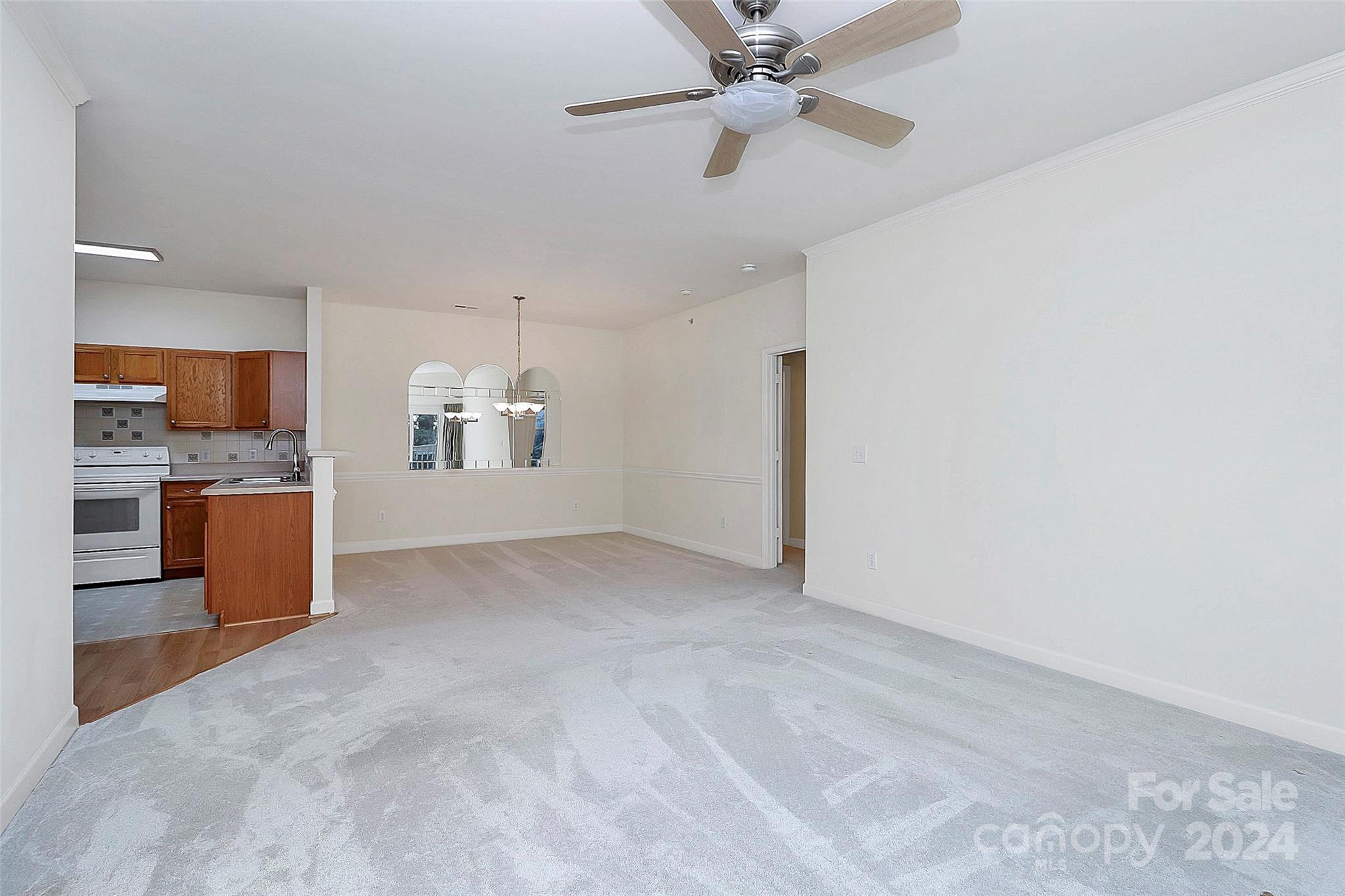 16316 Redstone Mountain Lane Property Photo 6