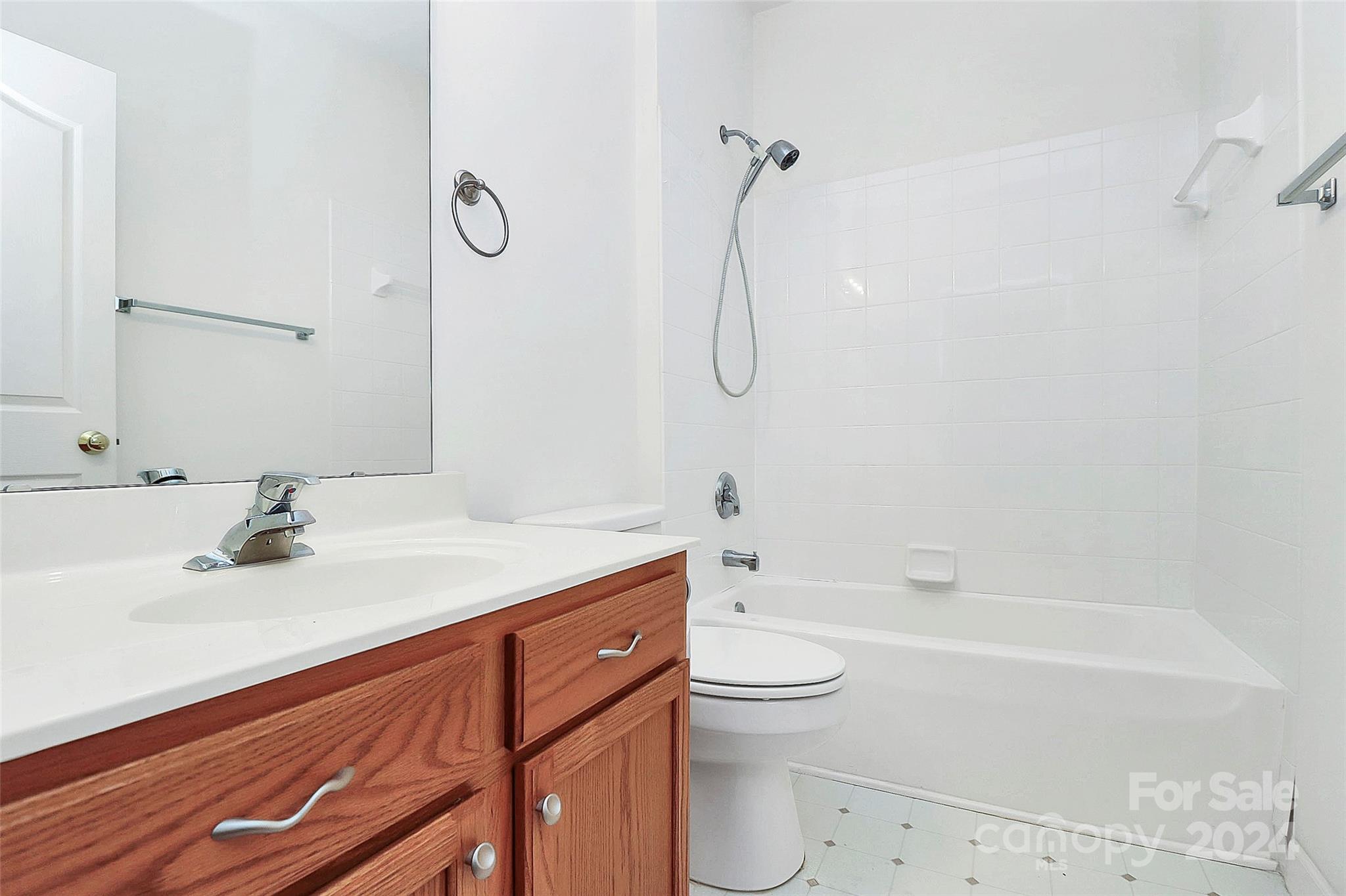16316 Redstone Mountain Lane Property Photo 13