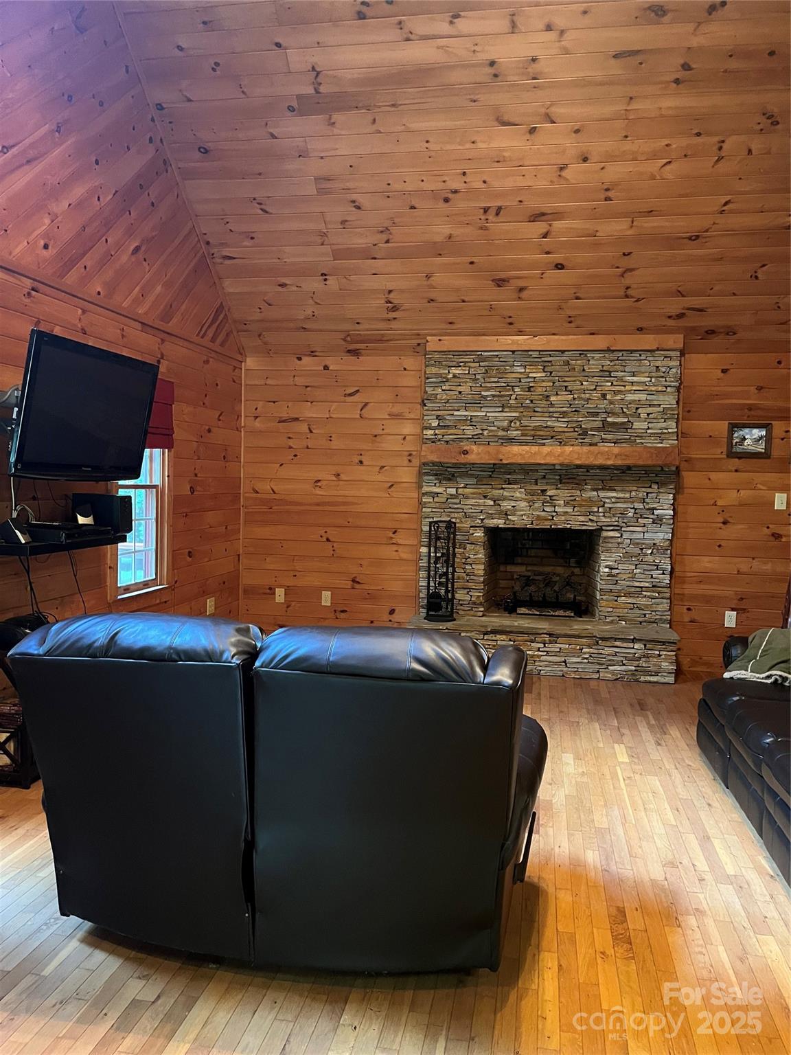 3443 Valley Drive Property Photo 1