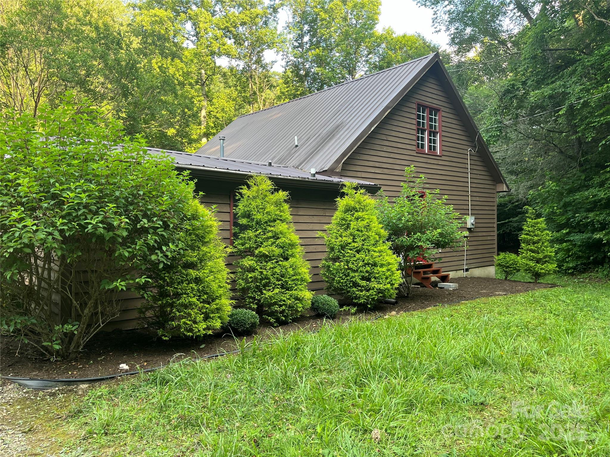 3443 Valley Drive Property Photo 4