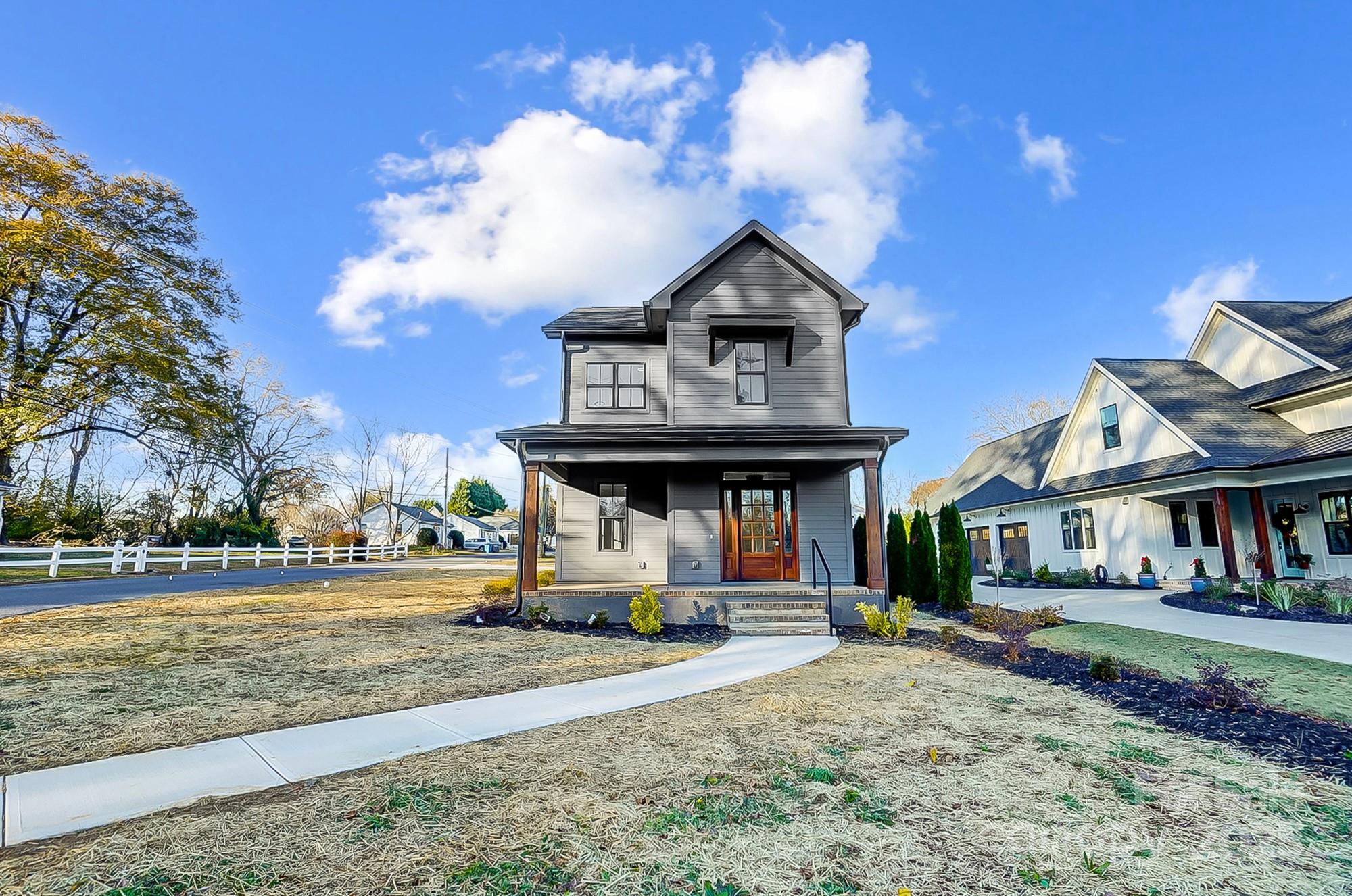 901 Edgemont Avenue Property Photo 1