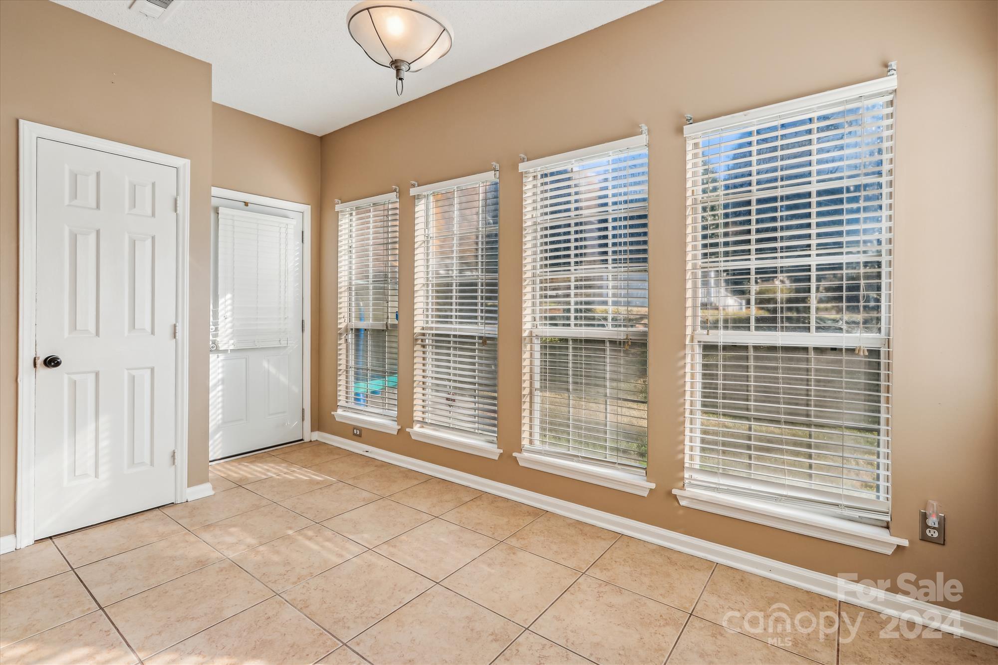 8325 Springhead Lane 48 Property Photo 5