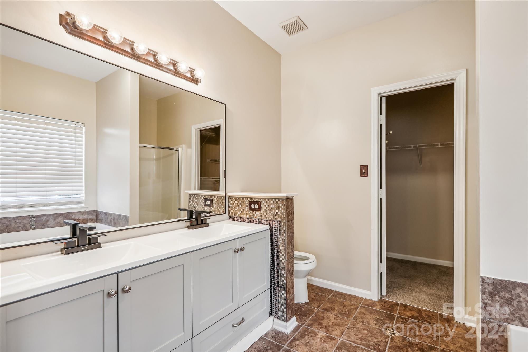 8325 Springhead Lane 48 Property Photo 20