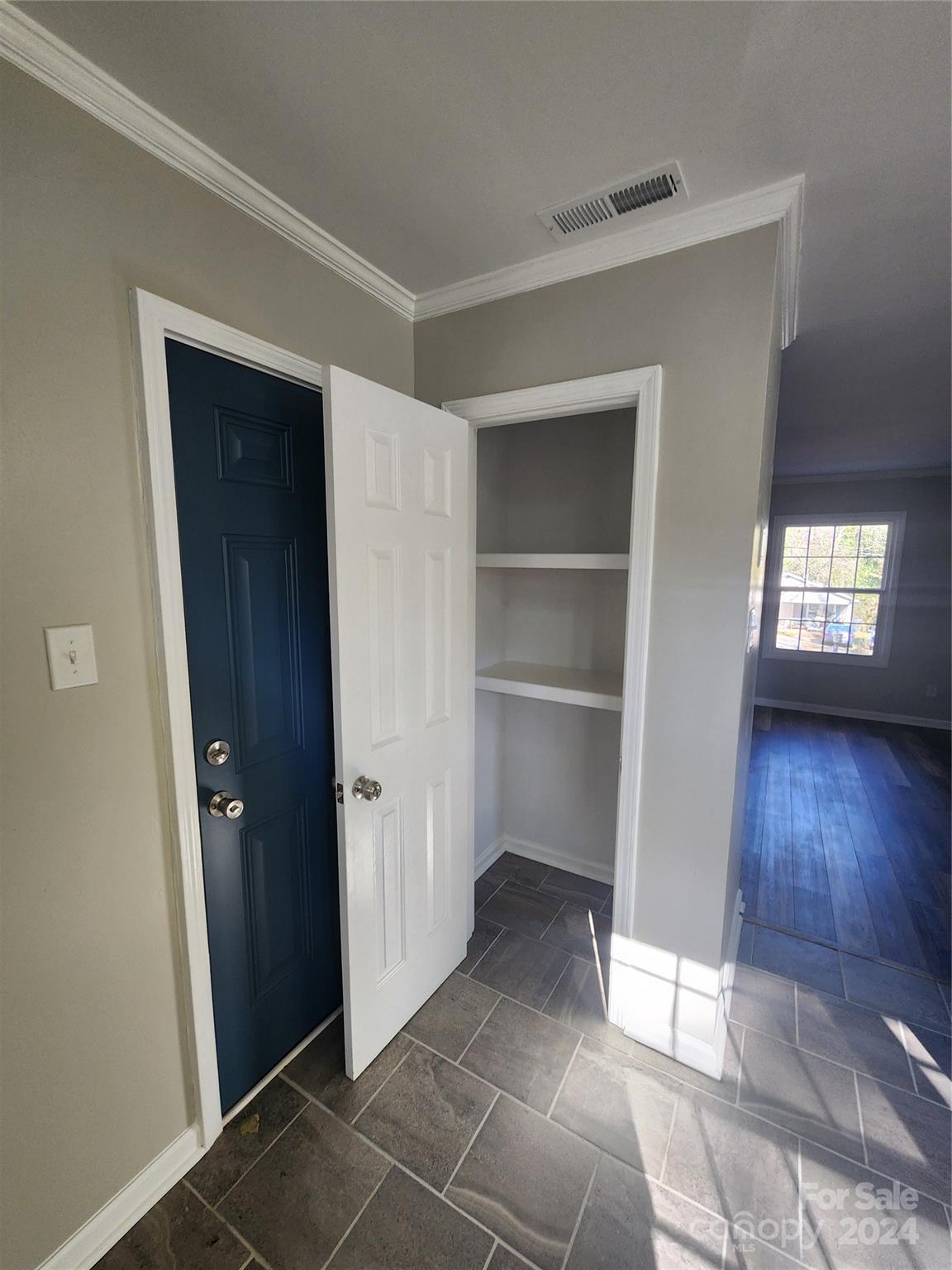 3935 Amerigo Street Property Photo 8