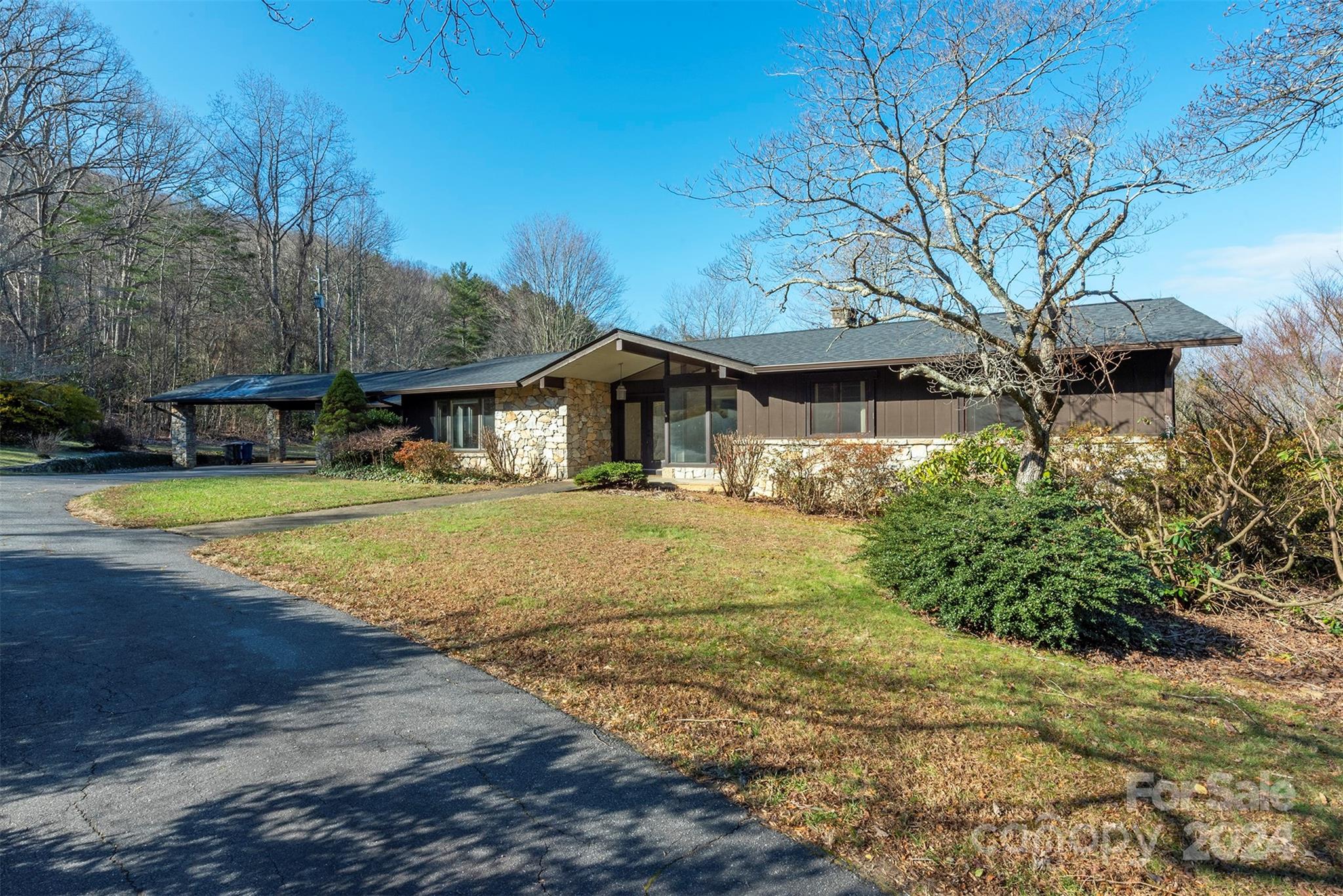 208 Dogwood Lane Property Photo 2
