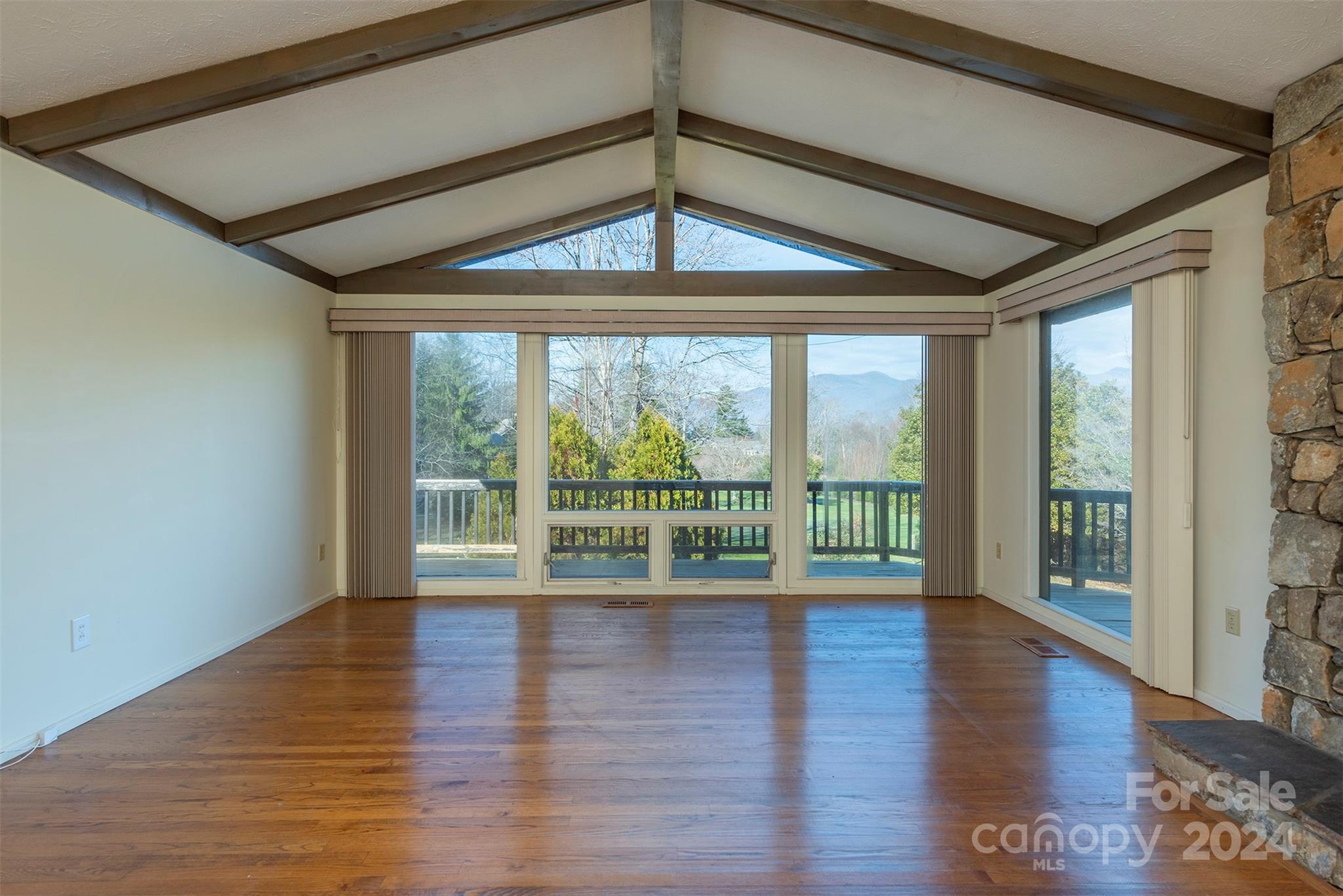 208 Dogwood Lane Property Photo 12