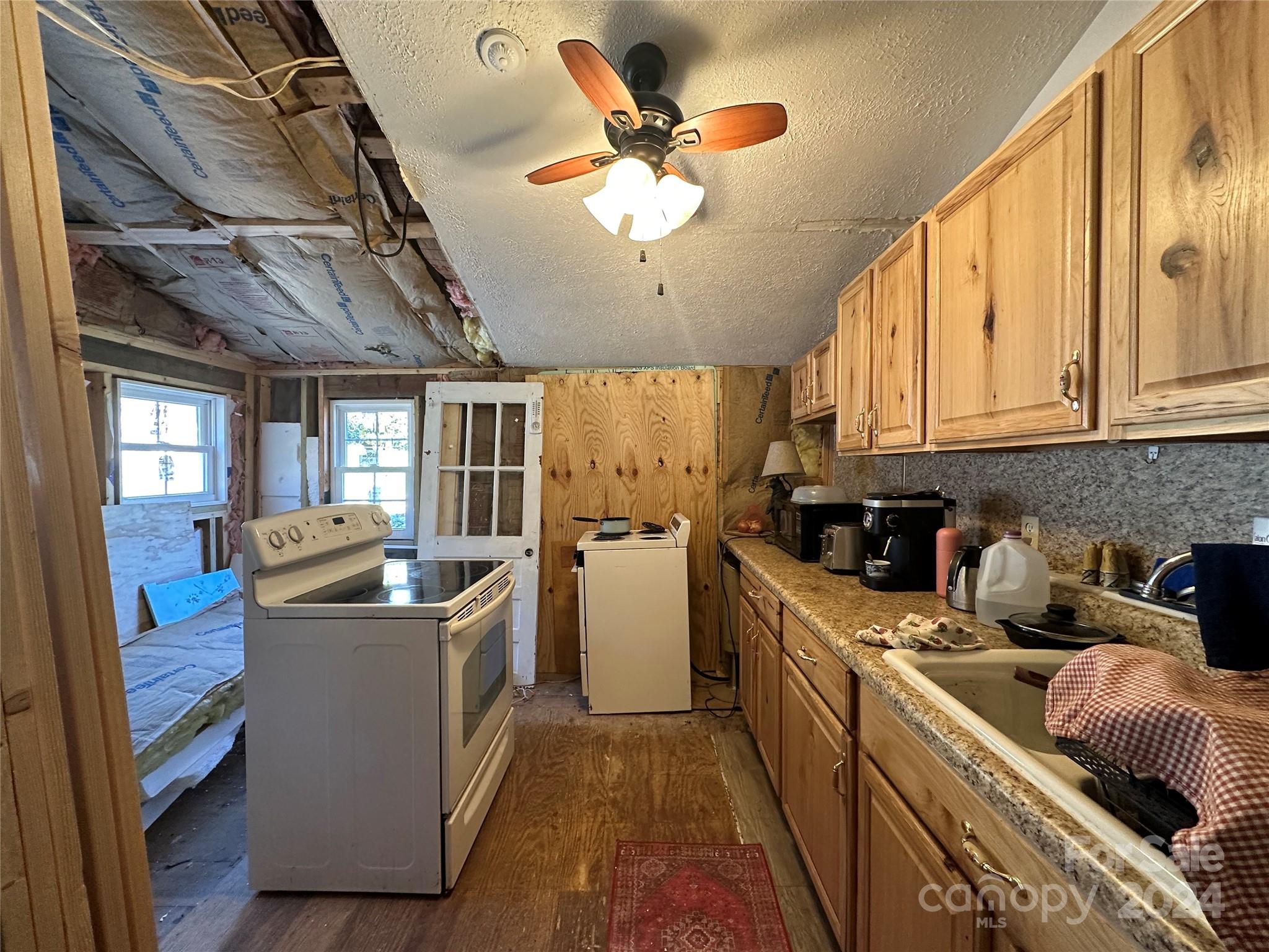 405 Daisey Avenue Property Photo 6
