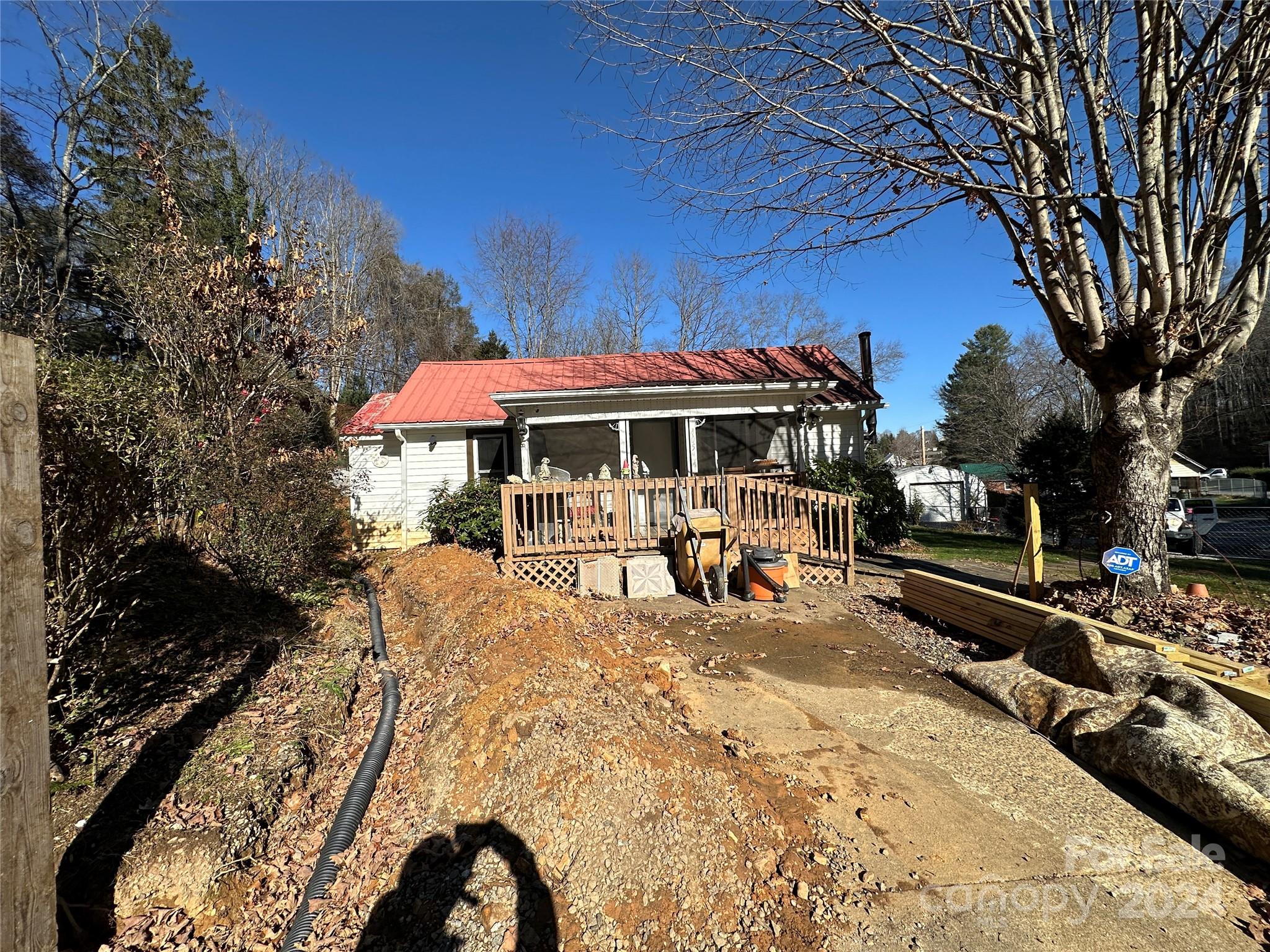 405 Daisey Avenue Property Photo 12