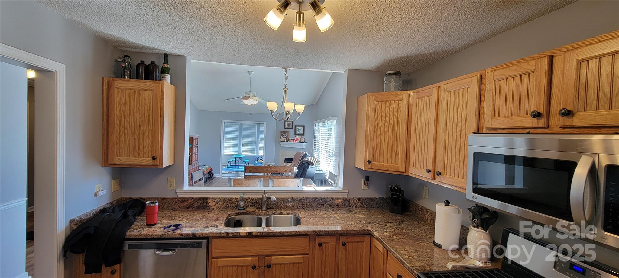 2306 Deermouse Way Property Photo 8