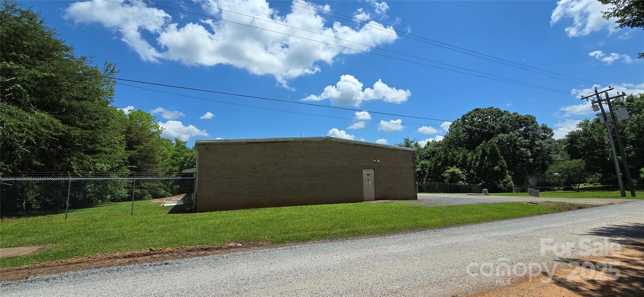 994 Rhyne Road Property Photo 2
