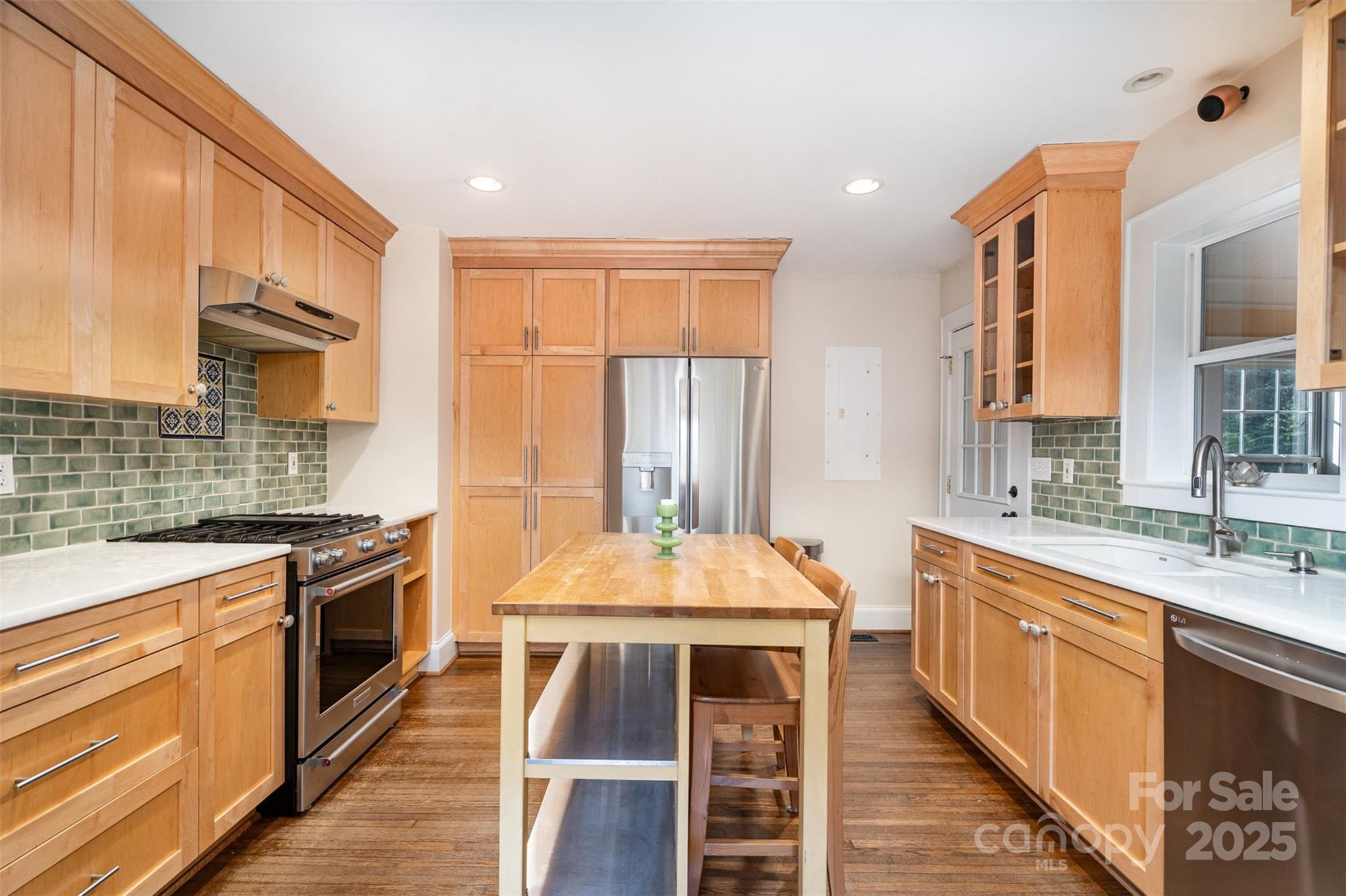 2013 Wood Dale Terrace Property Photo 8