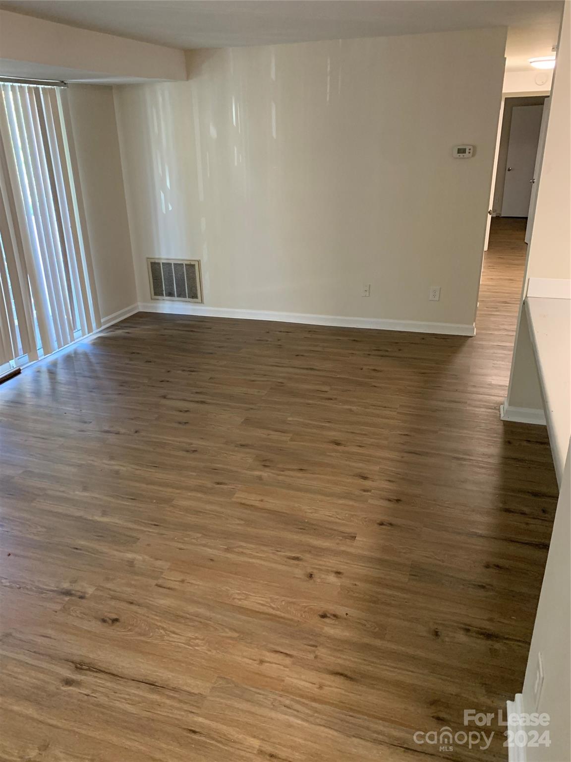 9530 Shannon Green Drive E Property Photo 2