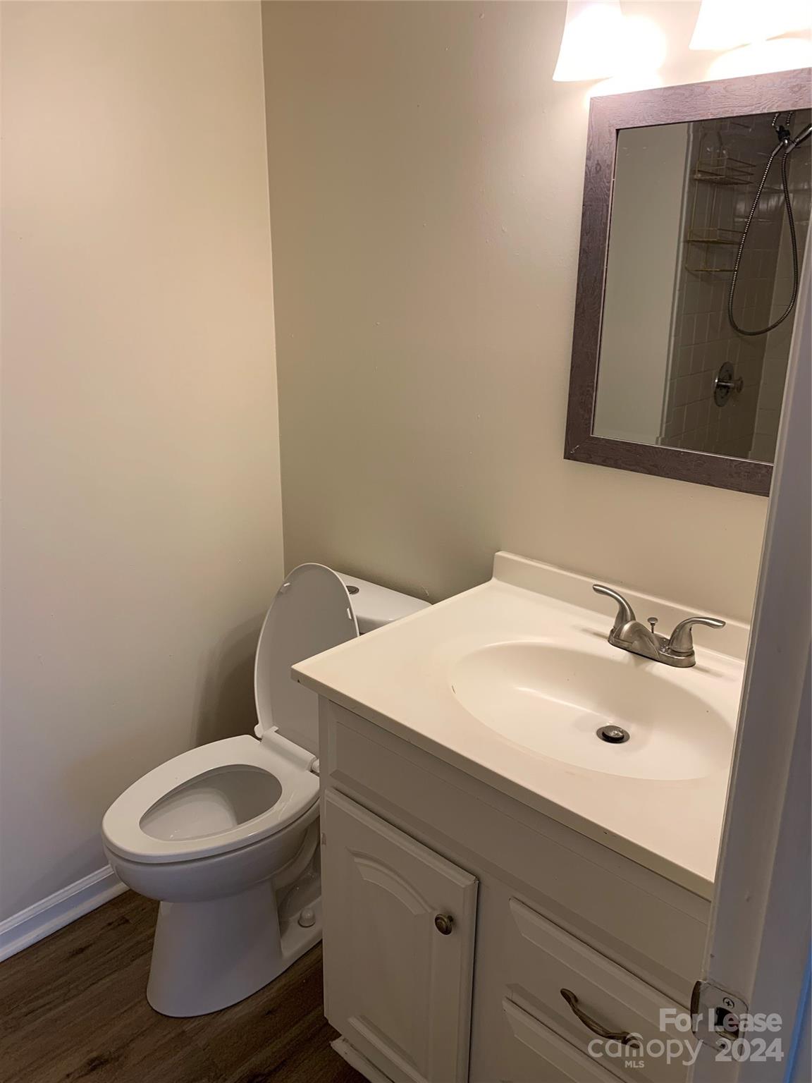 9530 Shannon Green Drive E Property Photo 8
