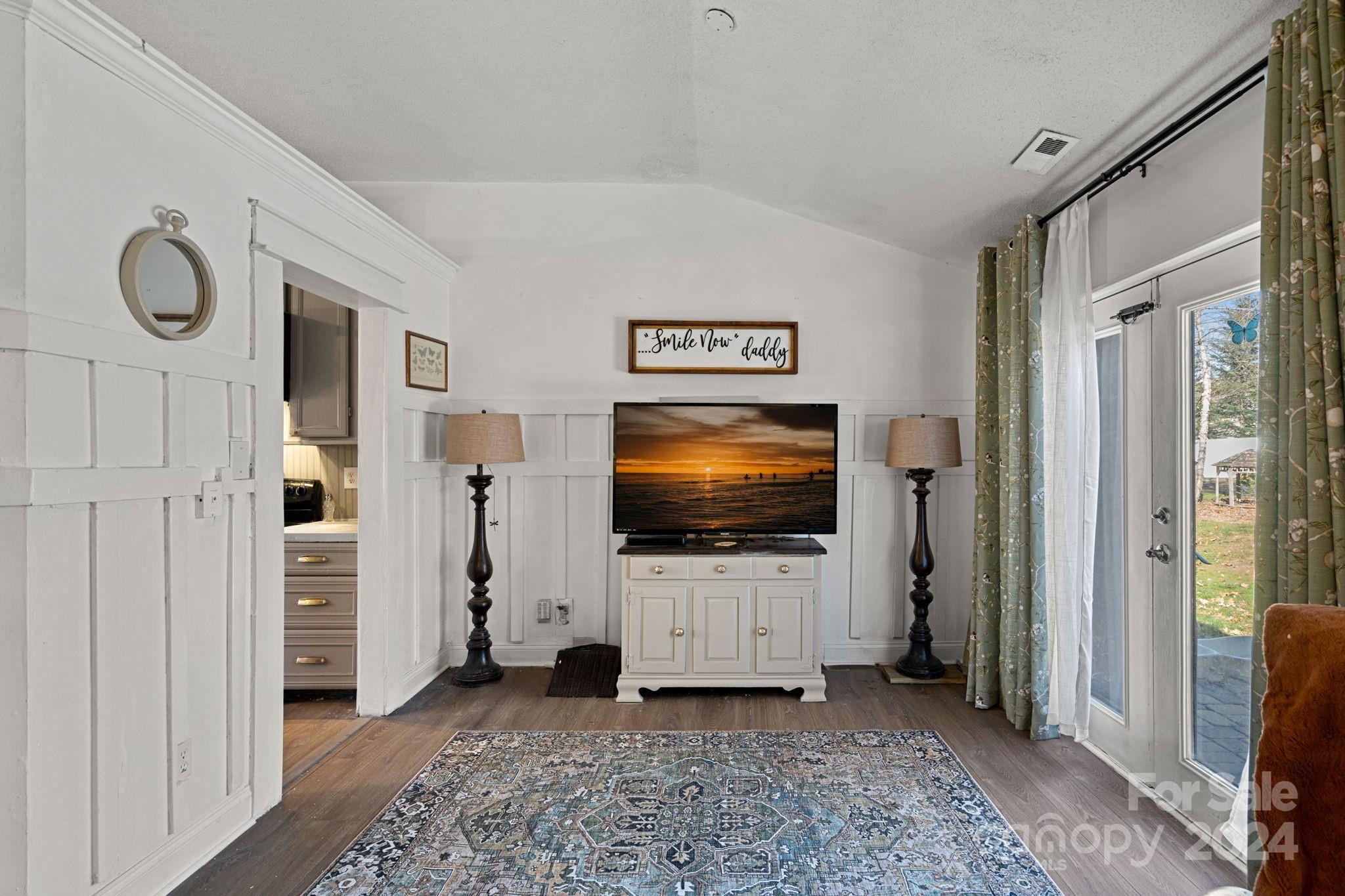 12128 Robins Nest Lane Property Photo 7