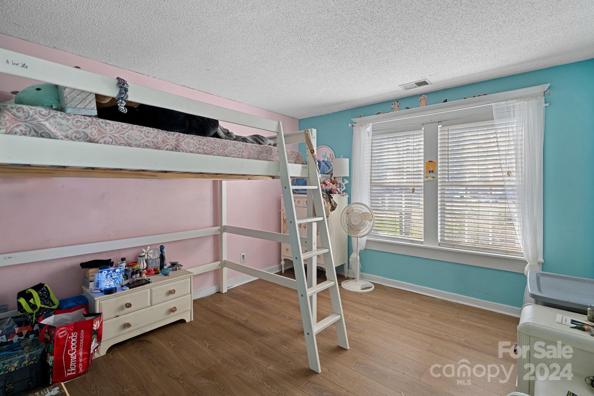 12128 Robins Nest Lane Property Photo 19