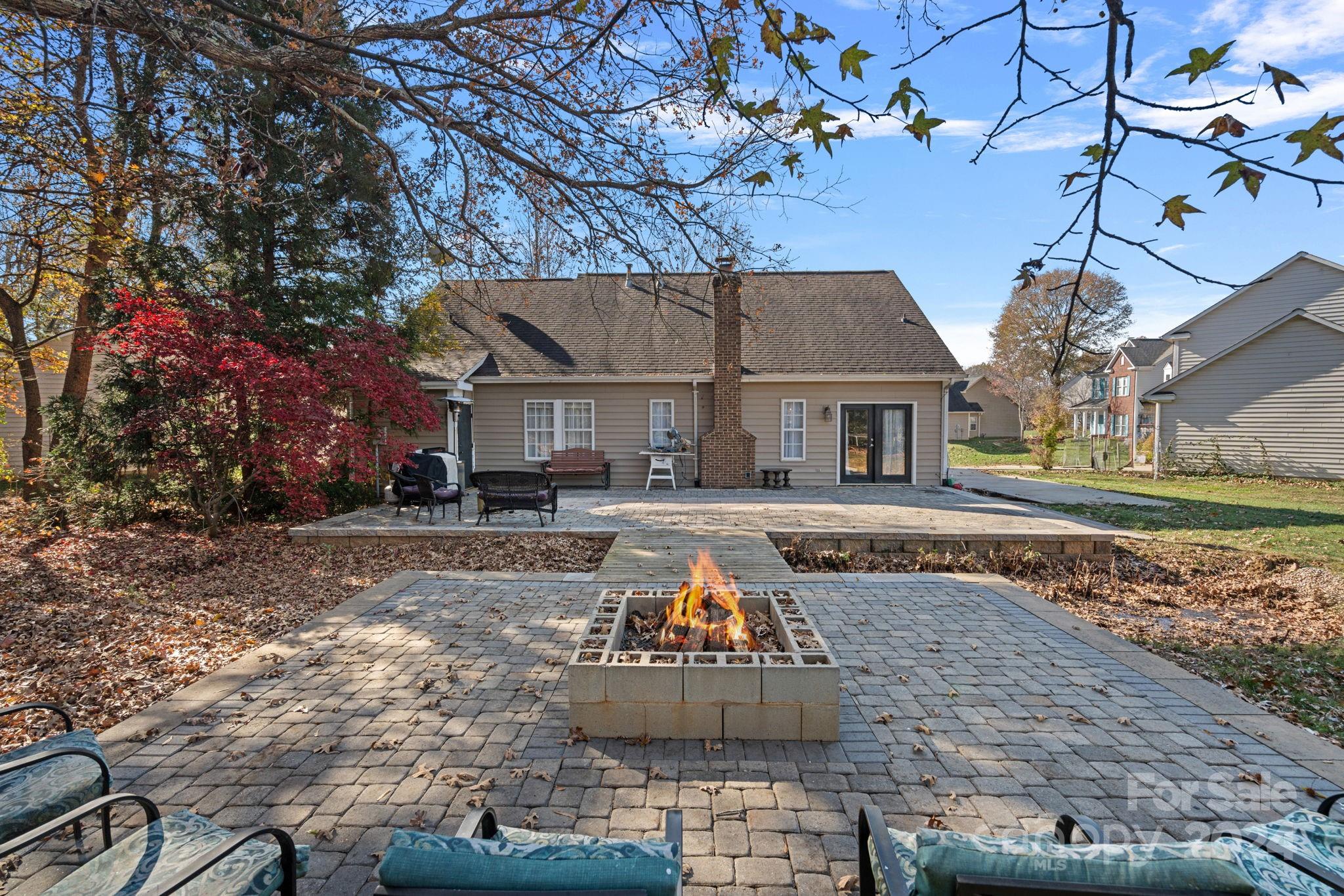 12128 Robins Nest Lane Property Photo 21