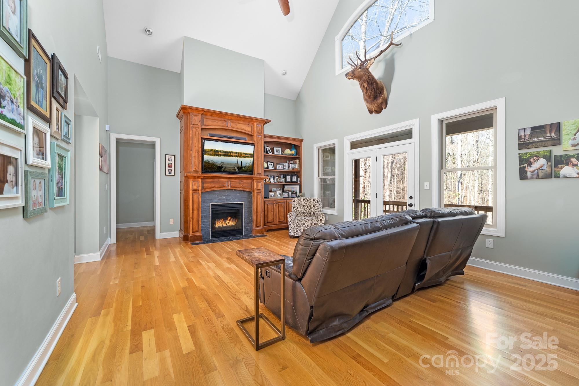 404 Yorkfield Drive Property Photo 6