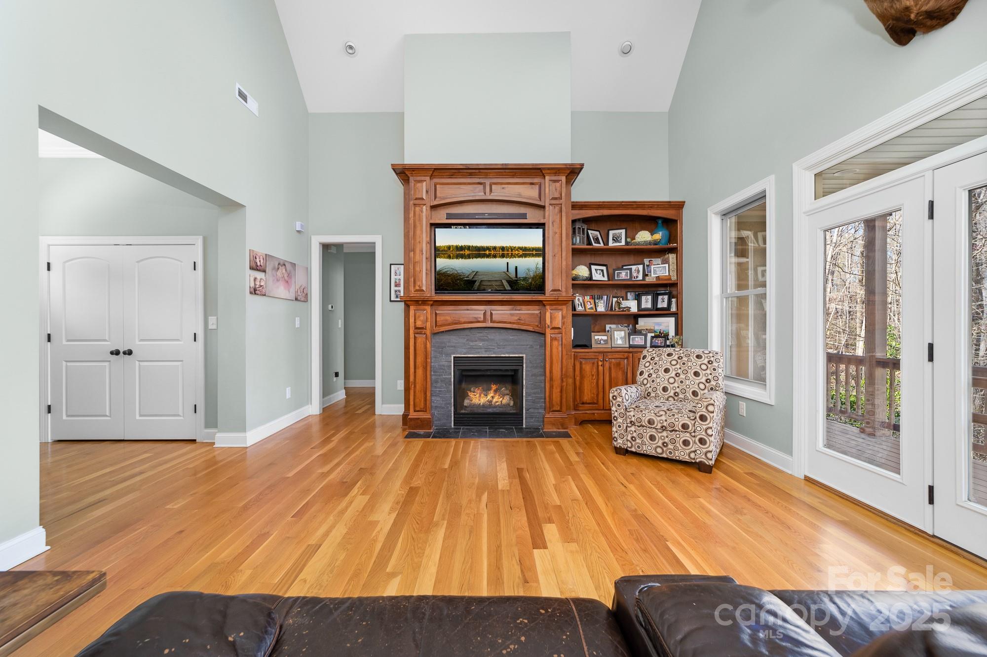 404 Yorkfield Drive Property Photo 13
