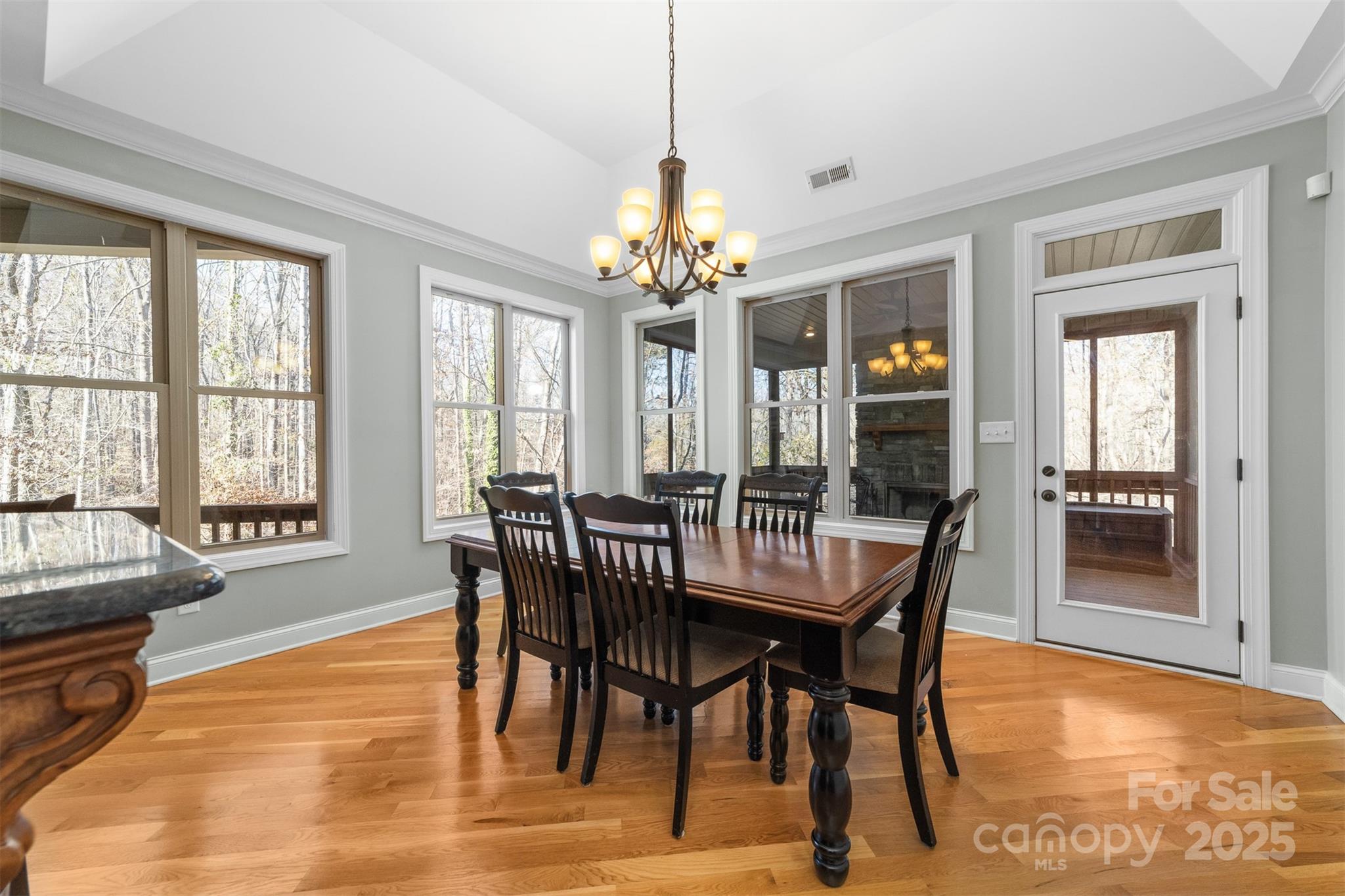 404 Yorkfield Drive Property Photo 15
