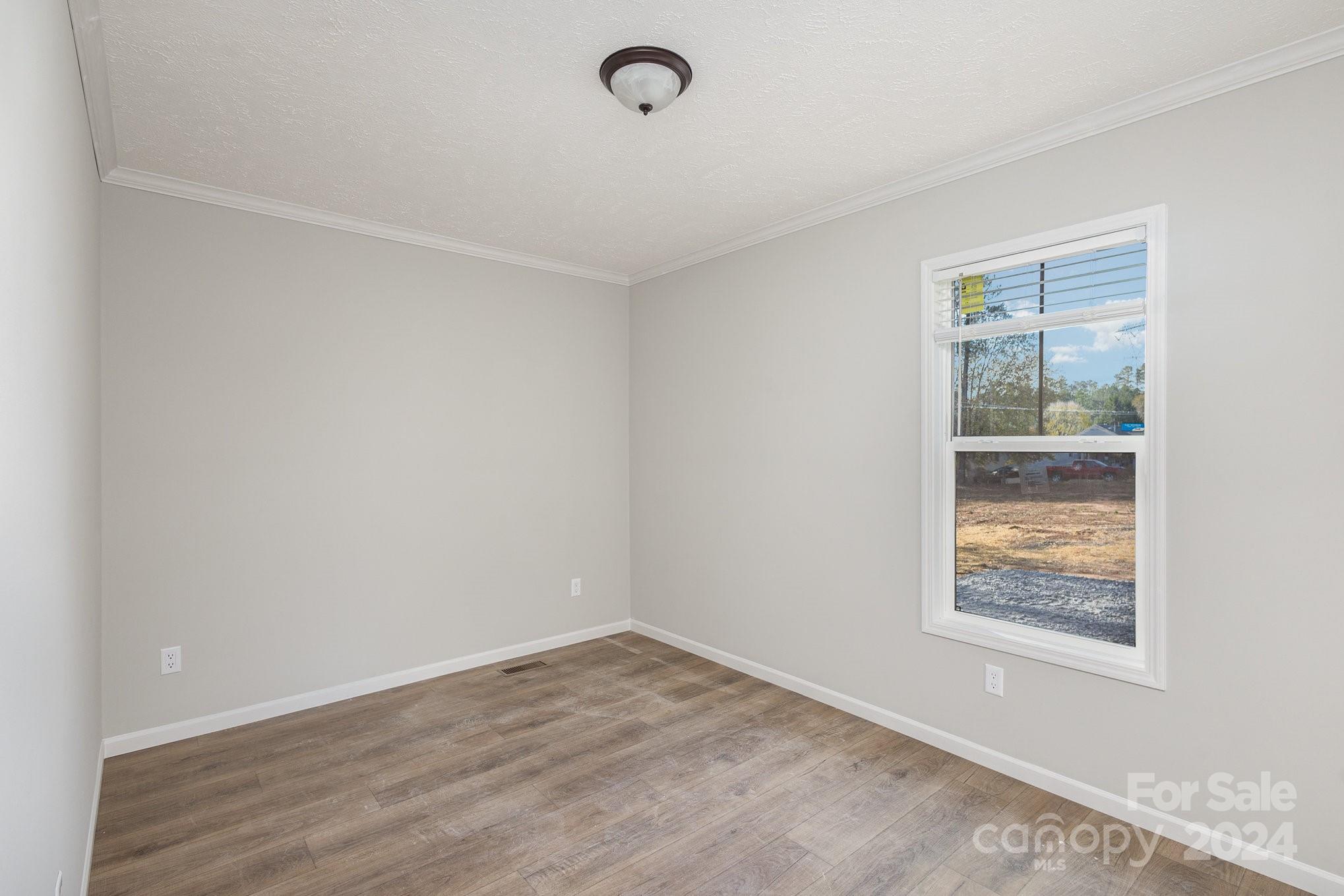 146 Lionel Street 15 Property Photo 13