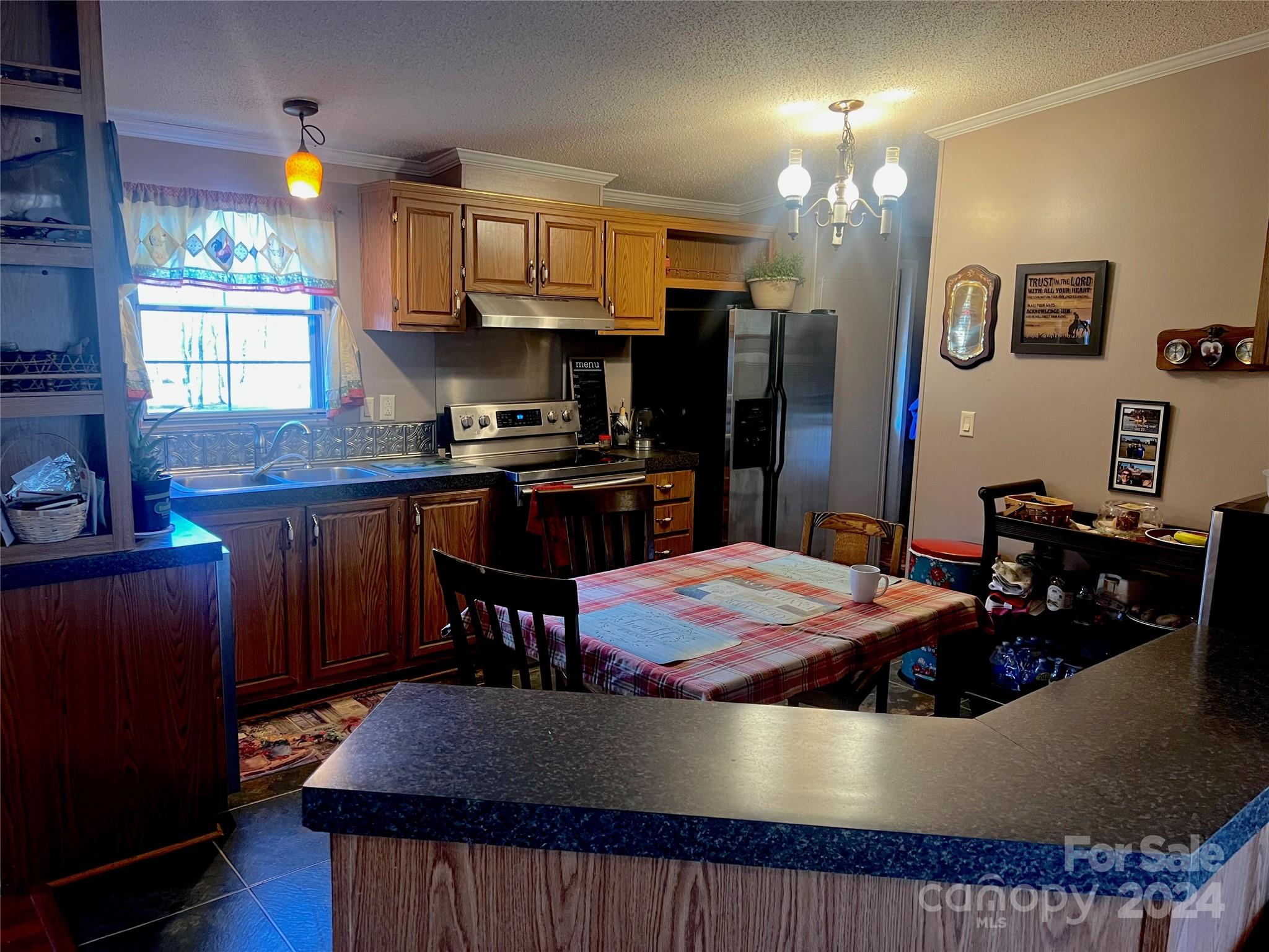 2082 Mary D Road 1 Property Photo 2