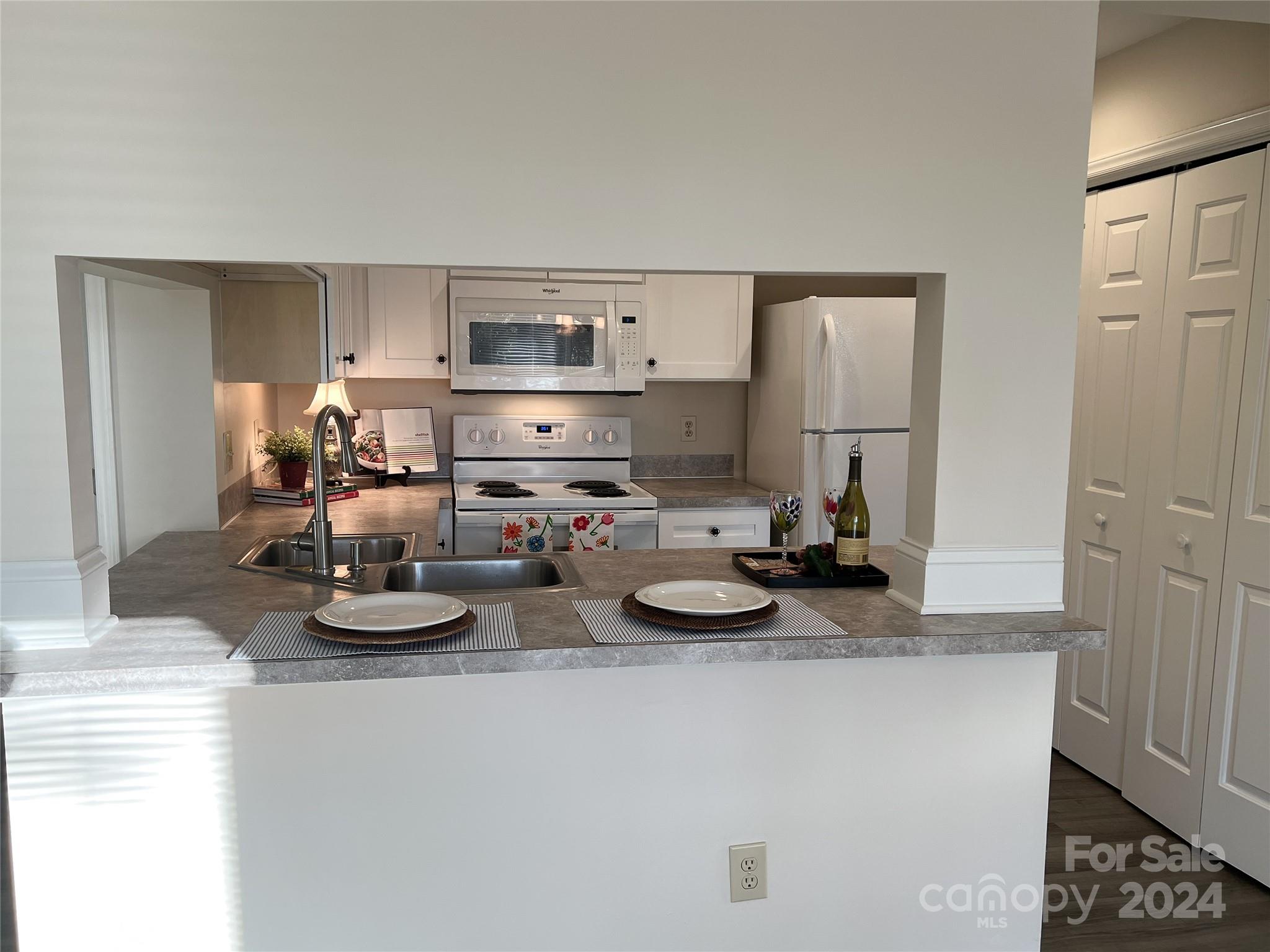 7428 Ashfield Court Property Photo 8