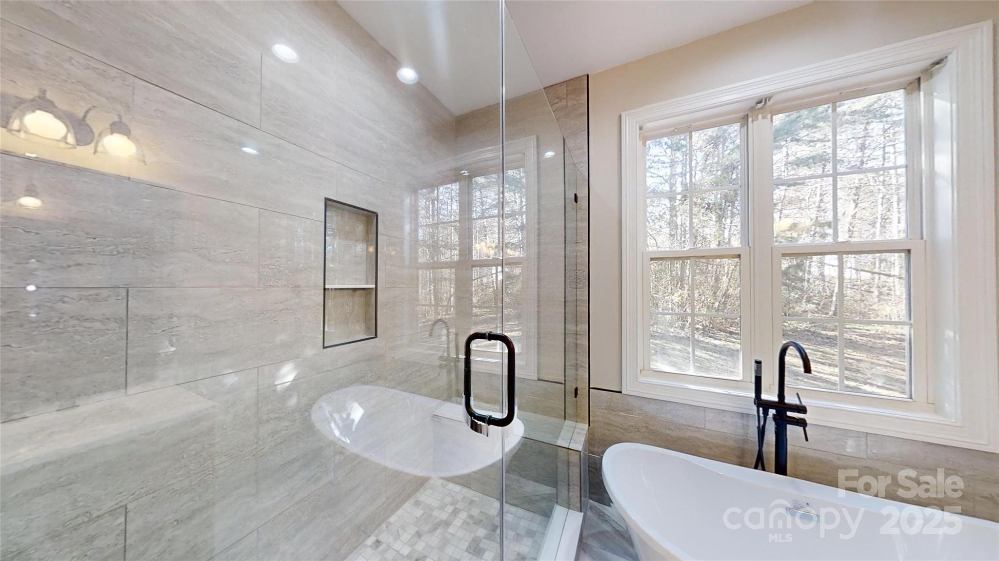 8046 Lucky Creek Lane Property Photo 11