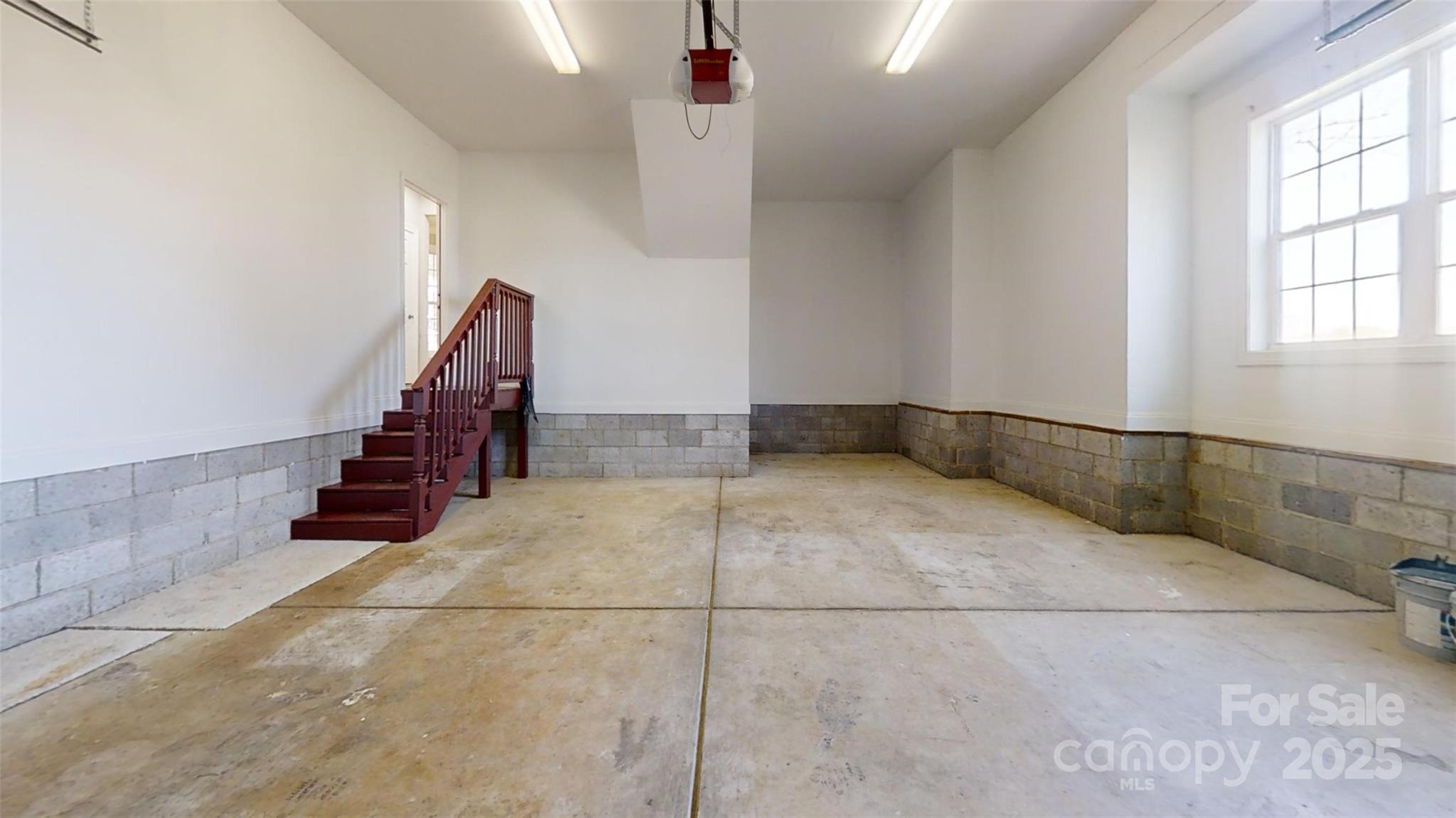 8046 Lucky Creek Lane Property Photo 29