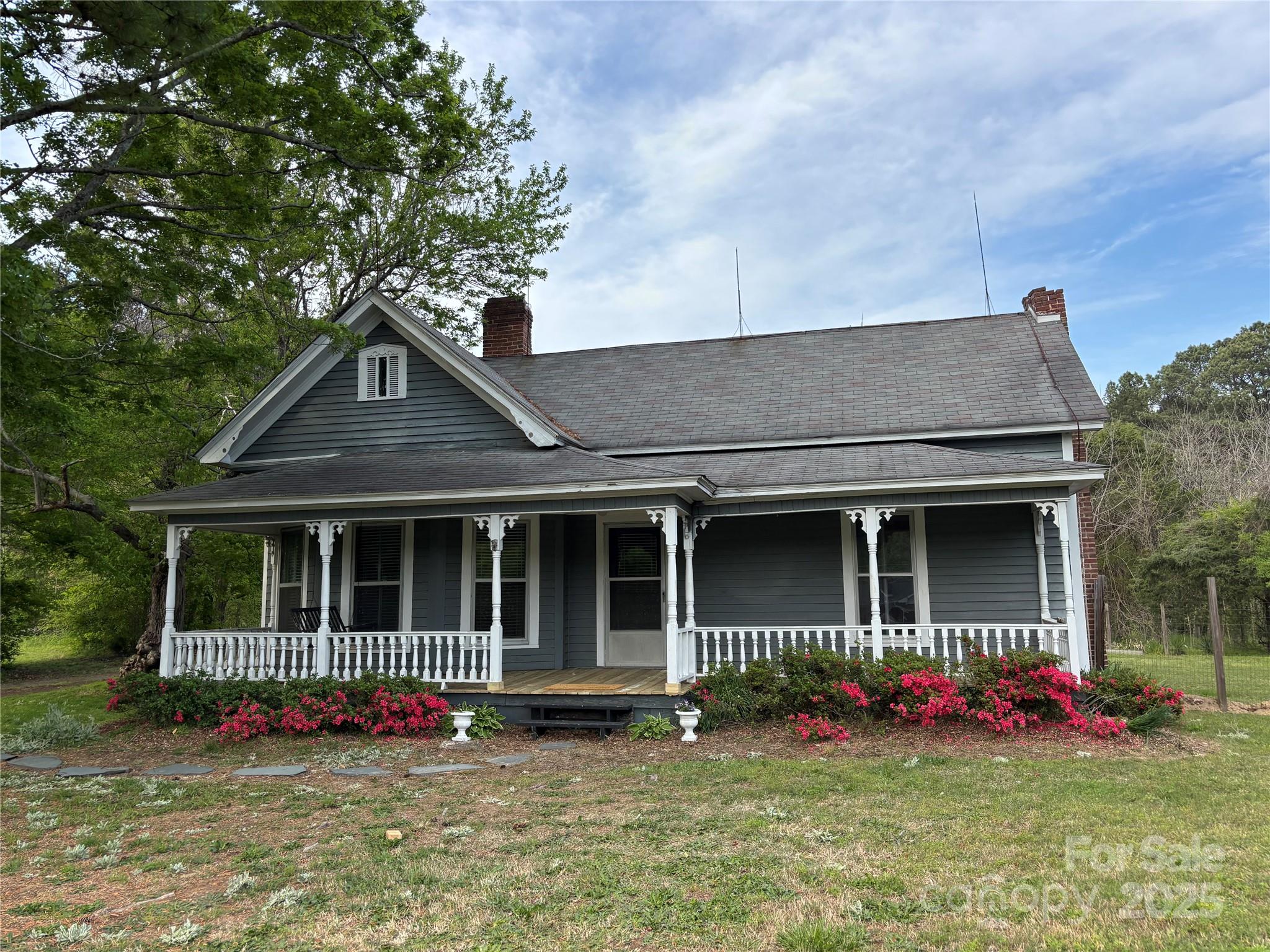 4220 Woodleaf Road Property Photo 1