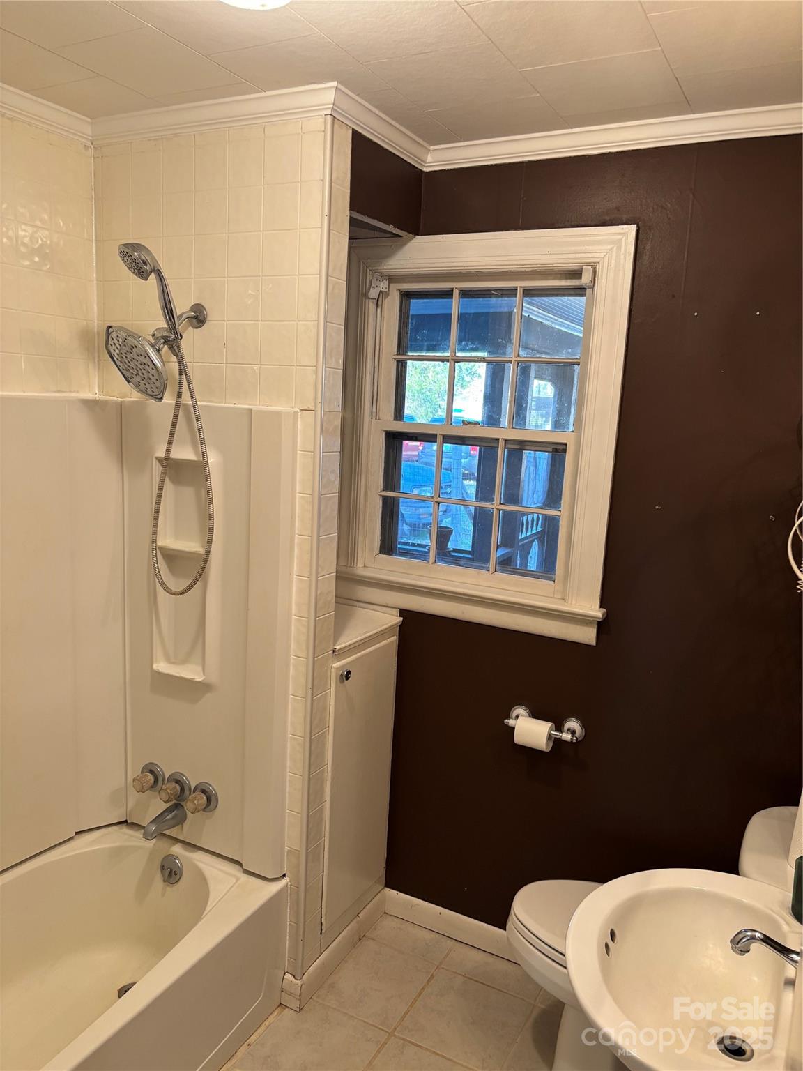 4220 Woodleaf Road Property Photo 18