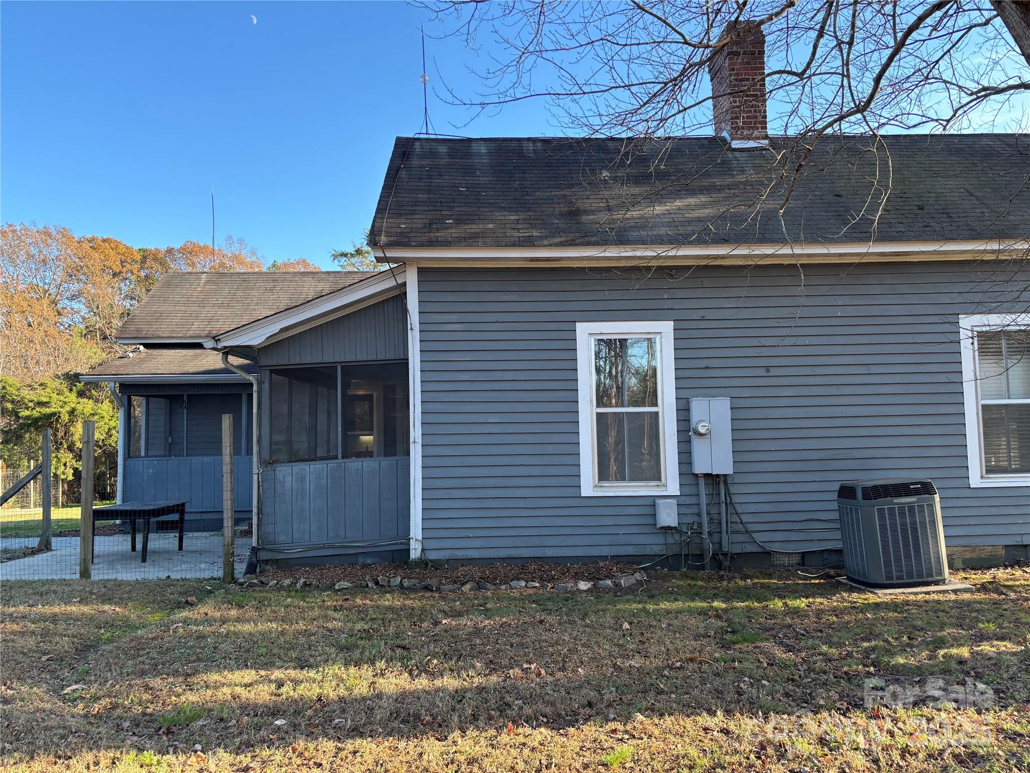 4220 Woodleaf Road Property Photo 22