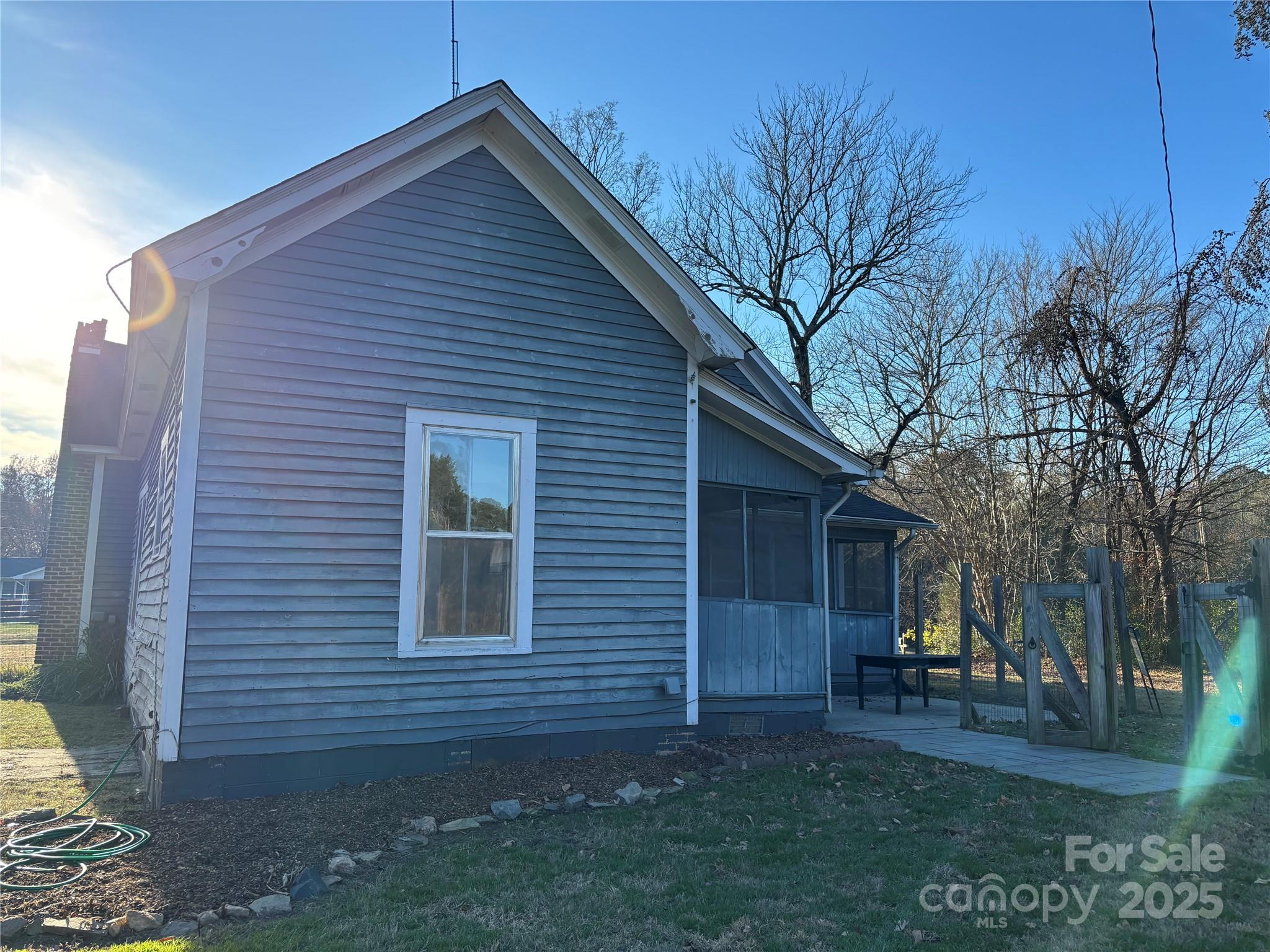 4220 Woodleaf Road Property Photo 26