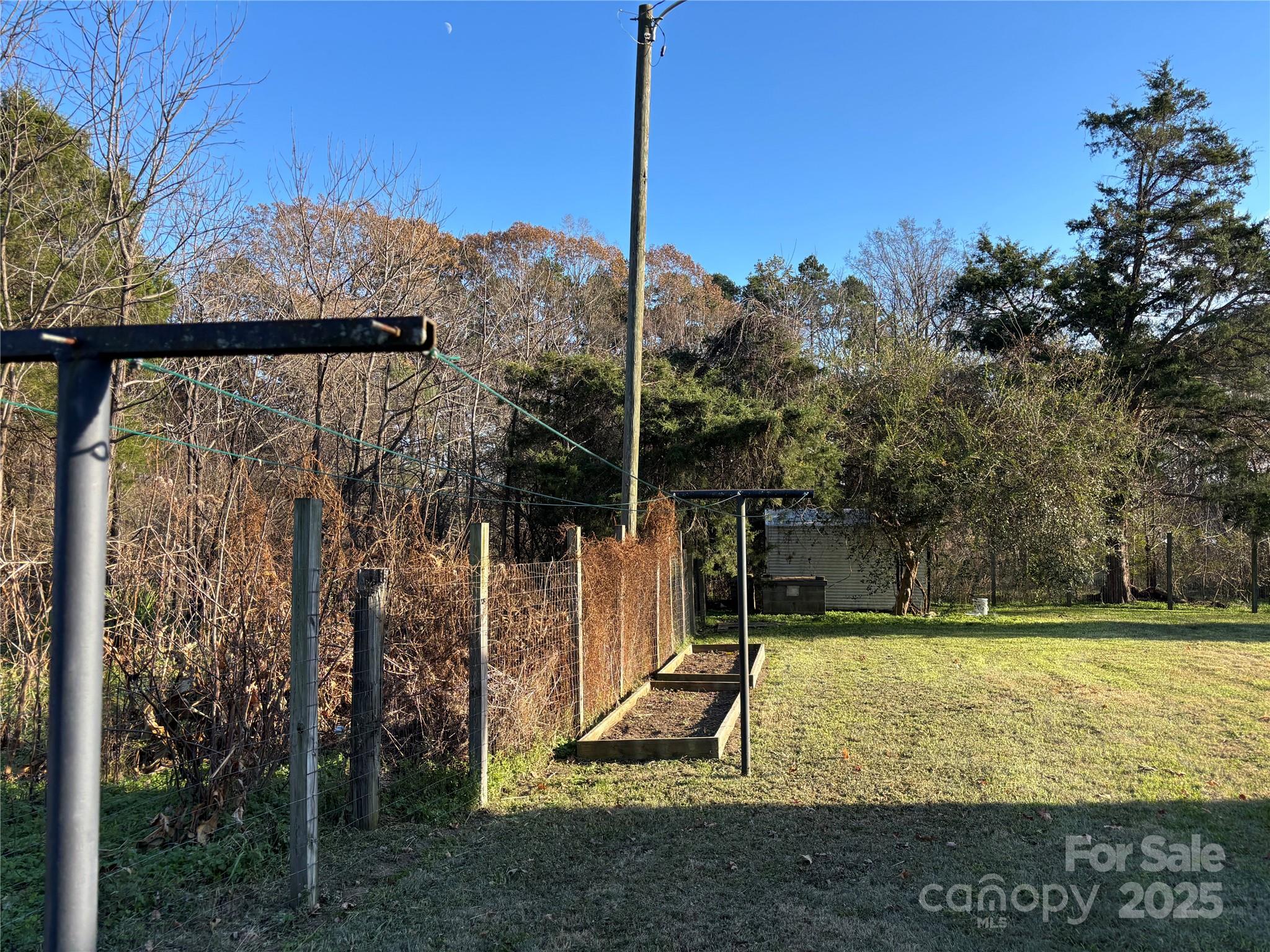 4220 Woodleaf Road Property Photo 27